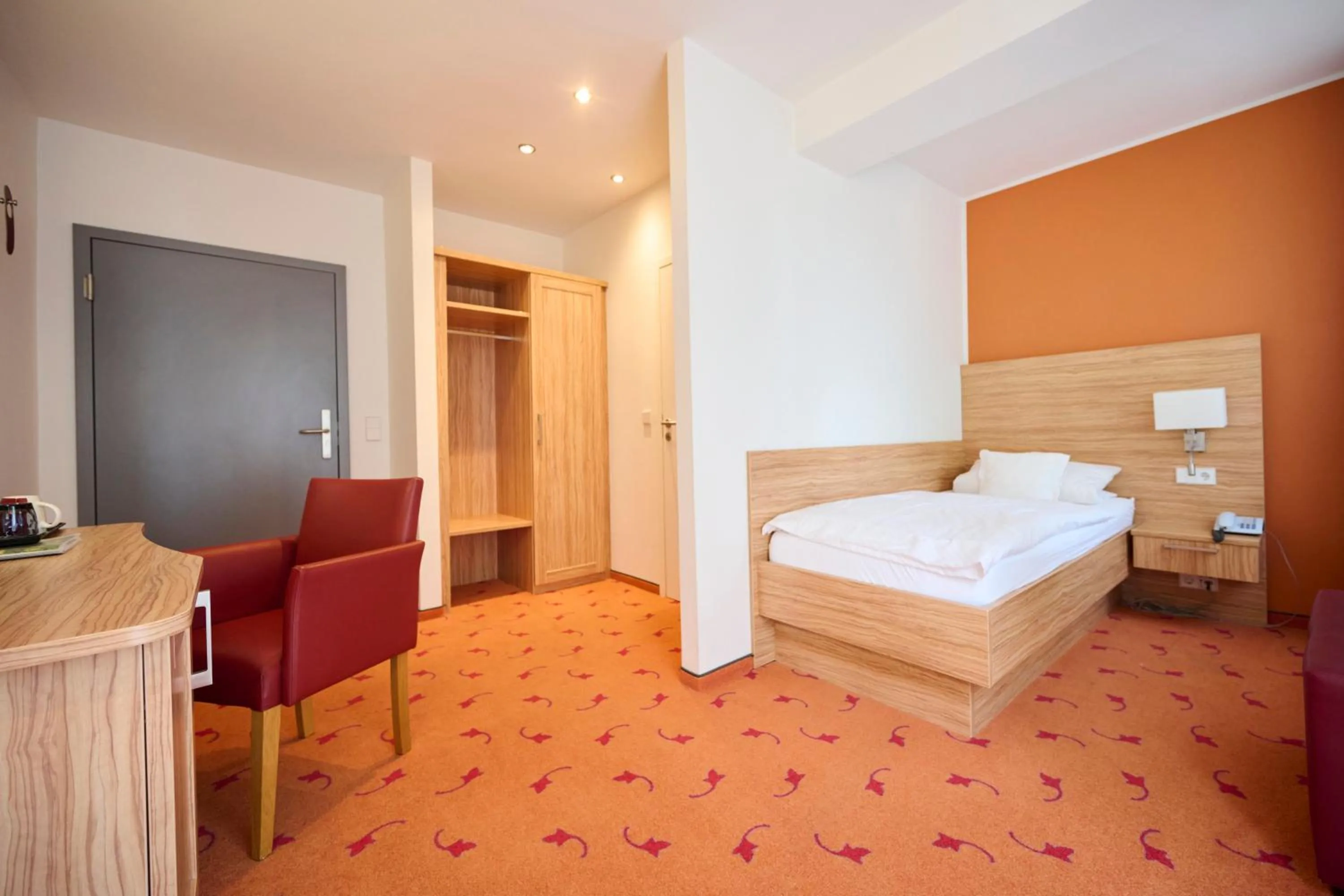 Photo of the whole room, Bed in Kurhaus Pivittskrug