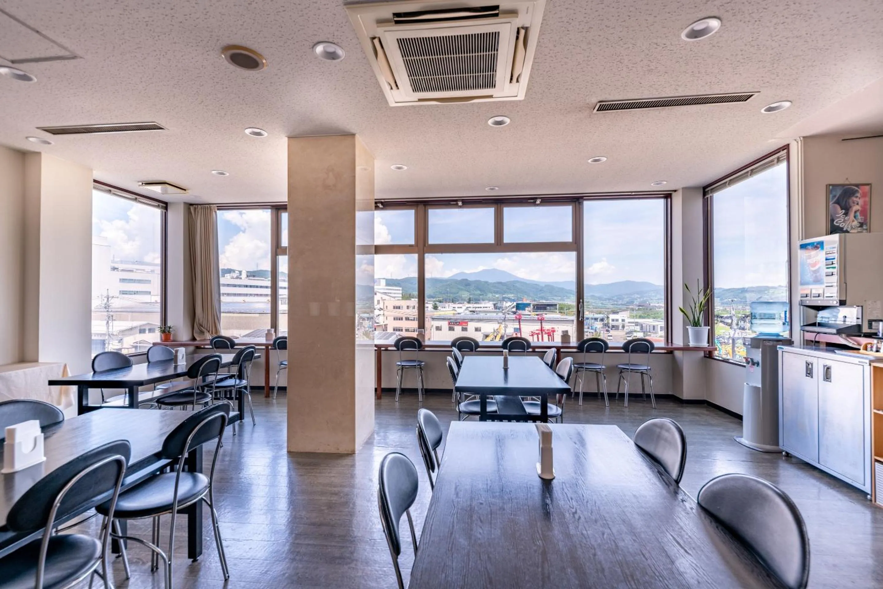 Restaurant/places to eat in Tabist Travel Inn Shinshu Nakano