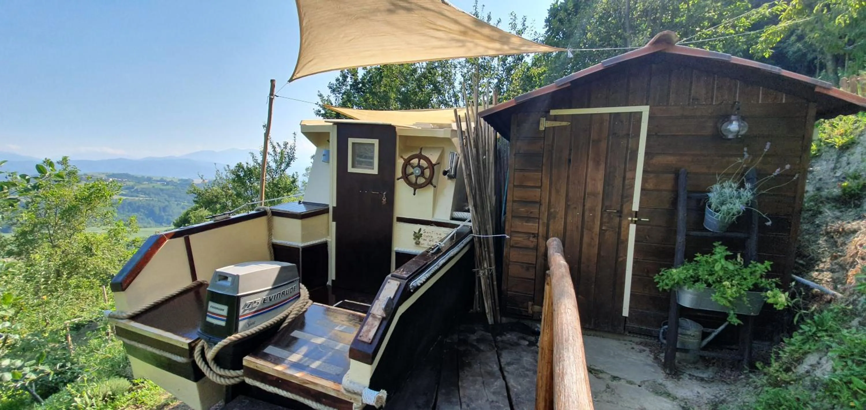 Facade/entrance in Nave nel Bosco