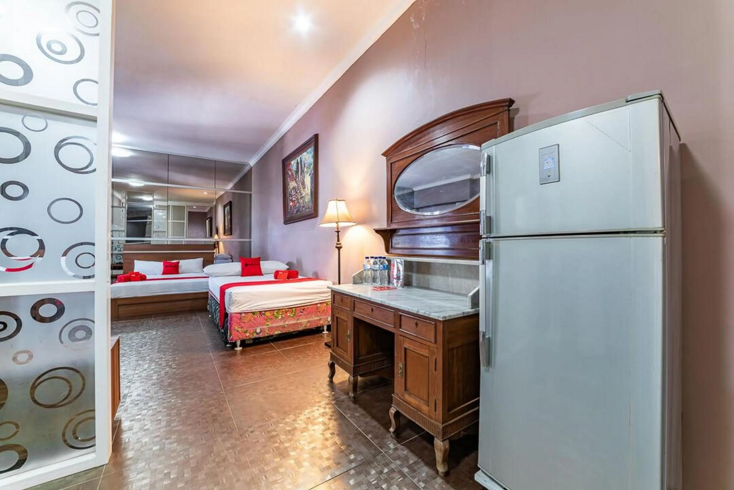 Bedroom, Bed in RedDoorz Syariah near RRI Malang