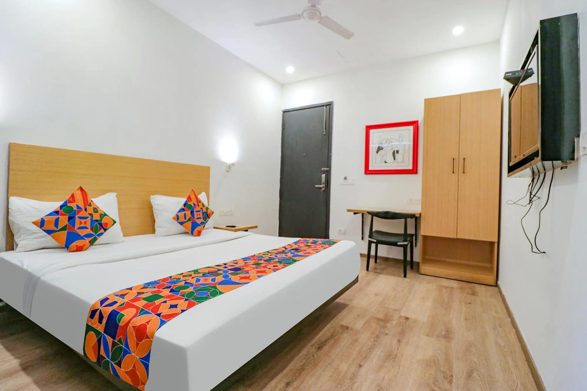 Bedroom, Bed in FabHotel Destiny Inn - Nr Medanta Hospital