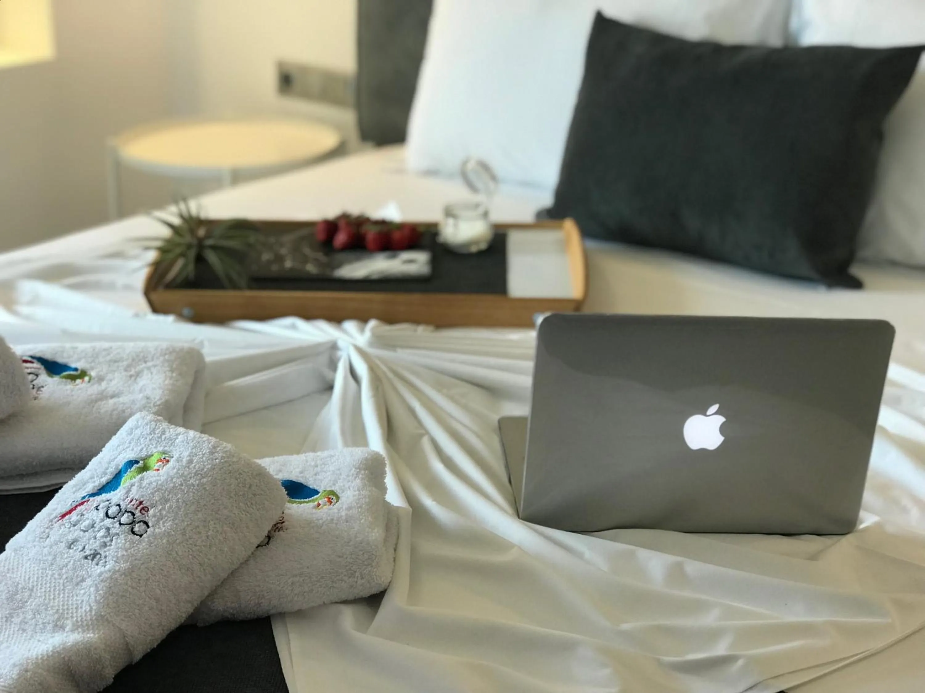 Bed in Hotel Papagalos