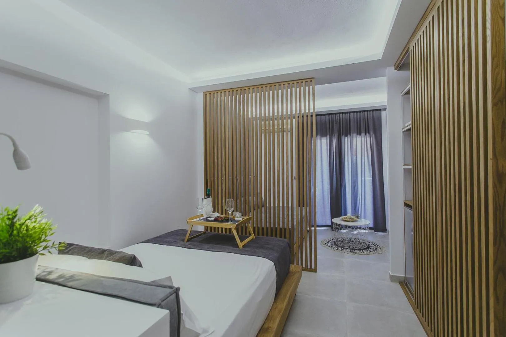 Bed in Hotel Papagalos