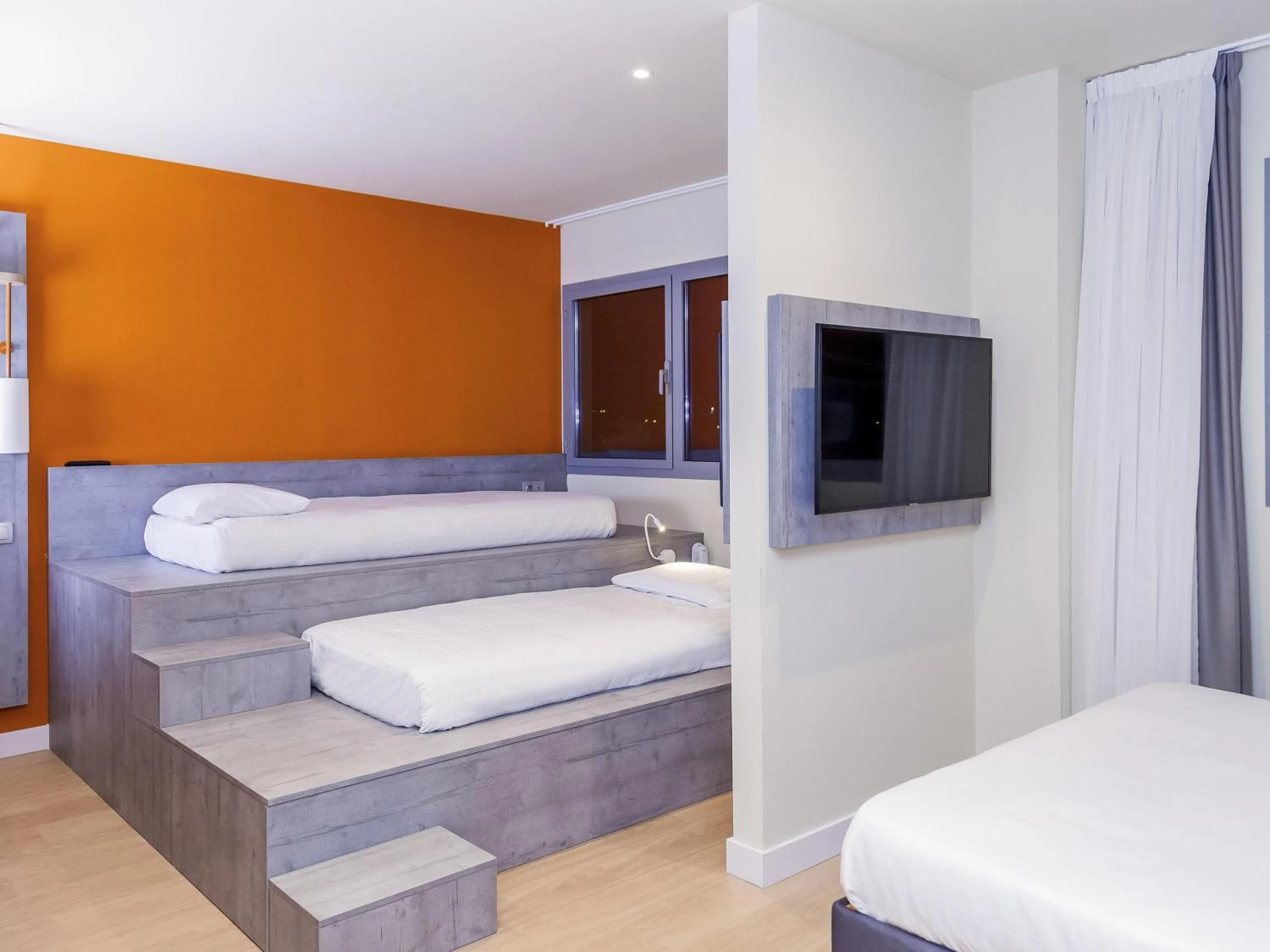 Bedroom, Bed in ibis budget Huerta De Murcia