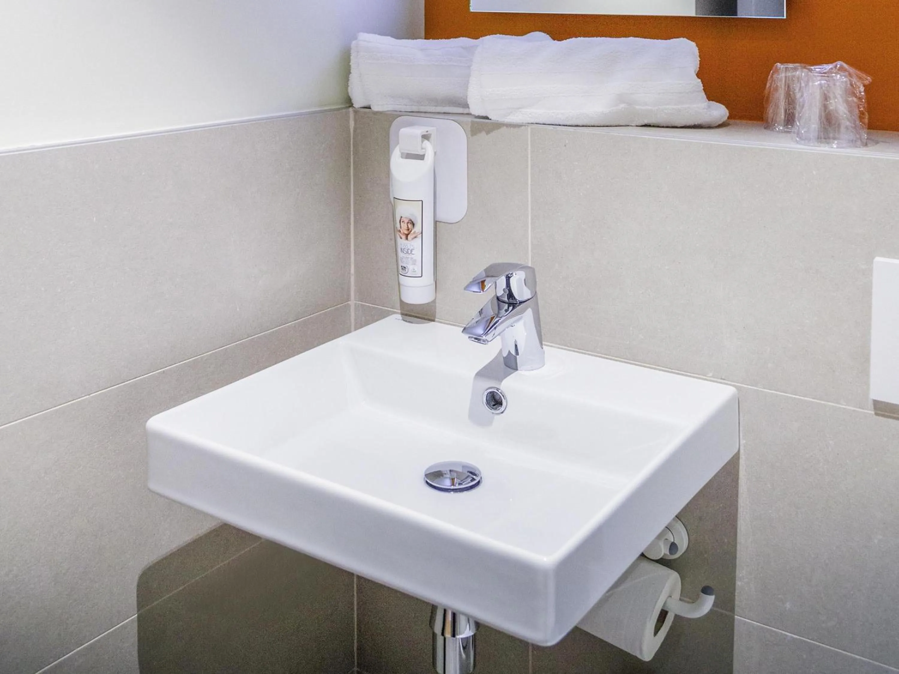 Bedroom in ibis budget Huerta De Murcia