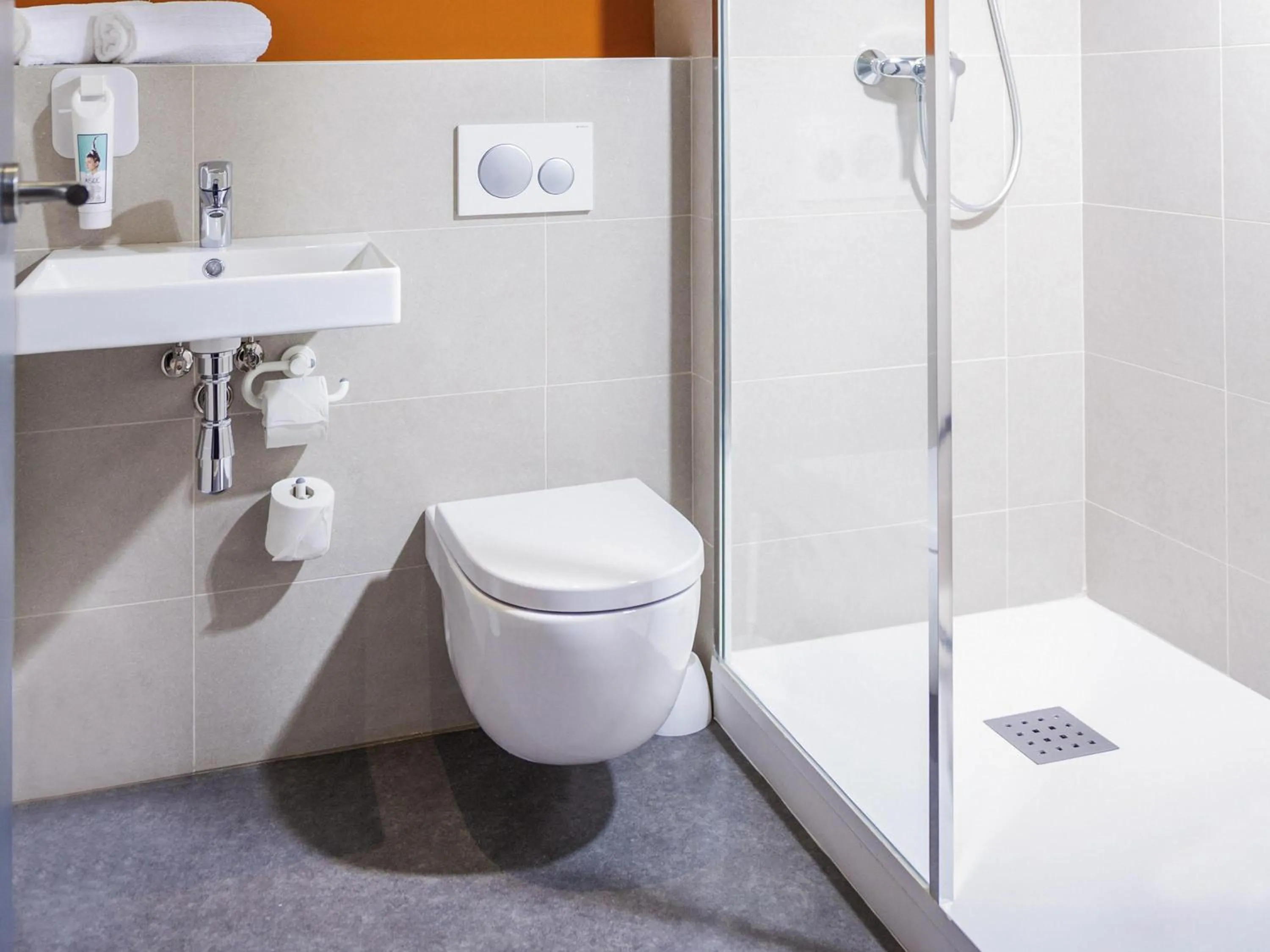 Bedroom in ibis budget Huerta De Murcia