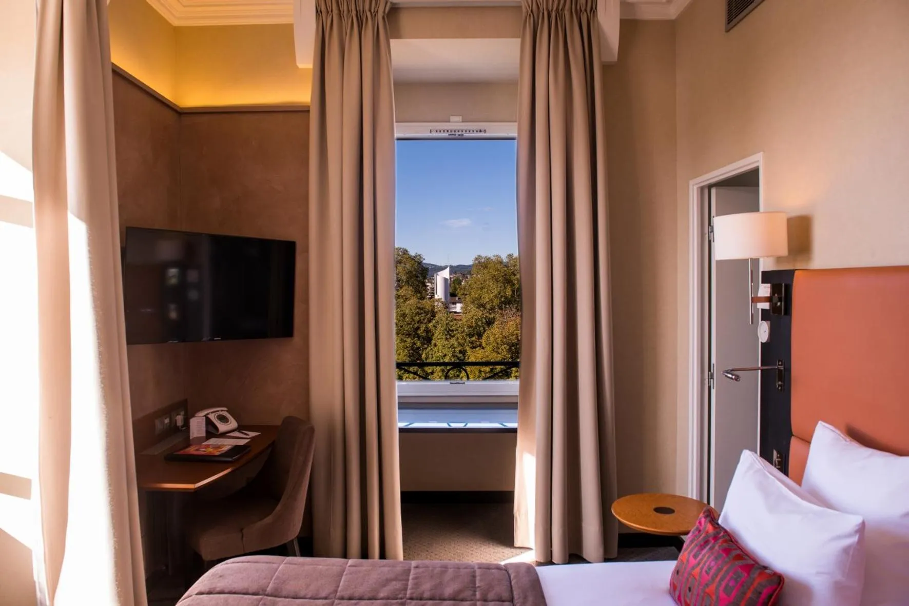 Bedroom, Bed in Impérial Palace