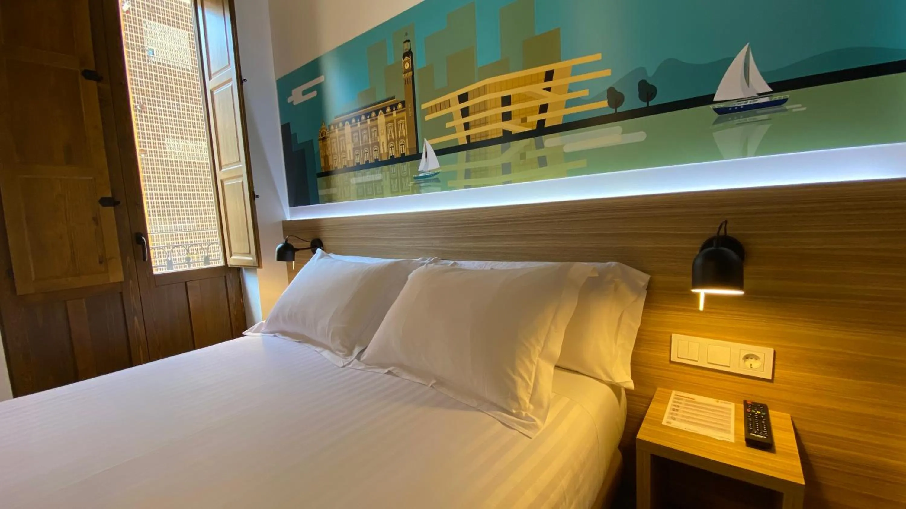 Bedroom, Bed in Original Domino House