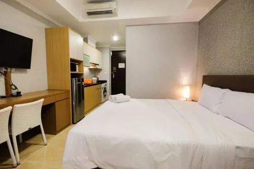 Luxurious Studio at Menteng Park Apartment By Travelio