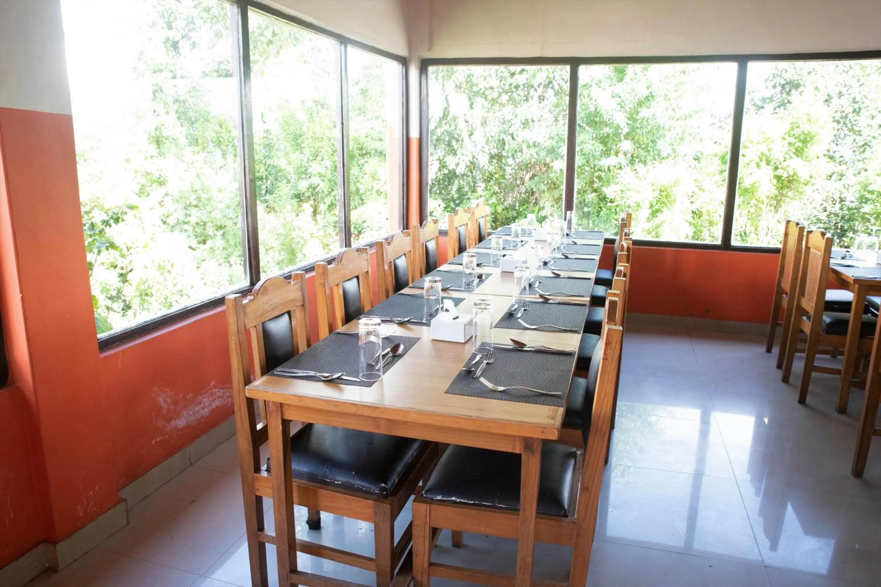Restaurant/places to eat in Himalayan Deurali Resort