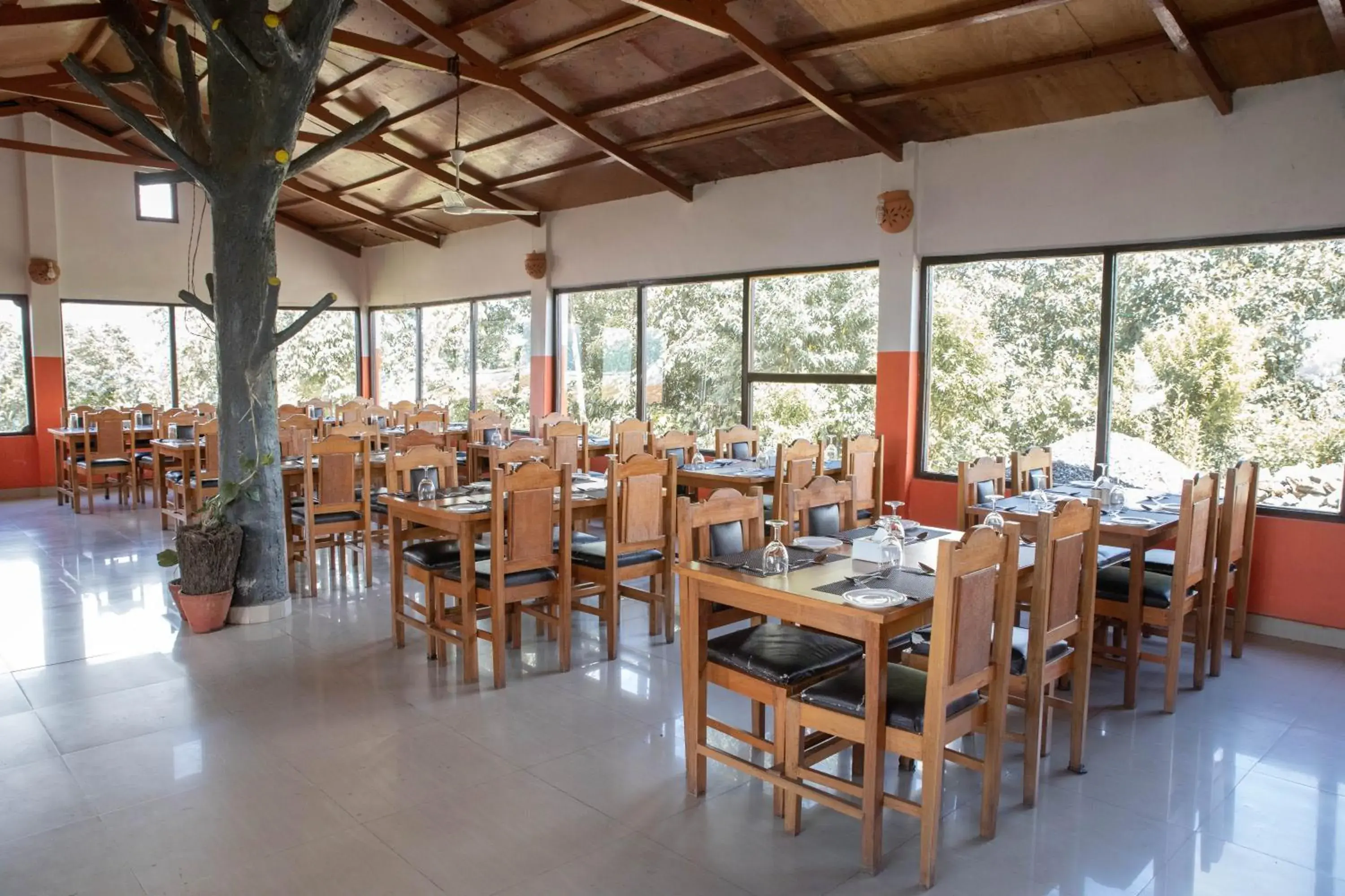 Restaurant/places to eat in Himalayan Deurali Resort Restaurant/places to eat in Himalayan Deurali Resort