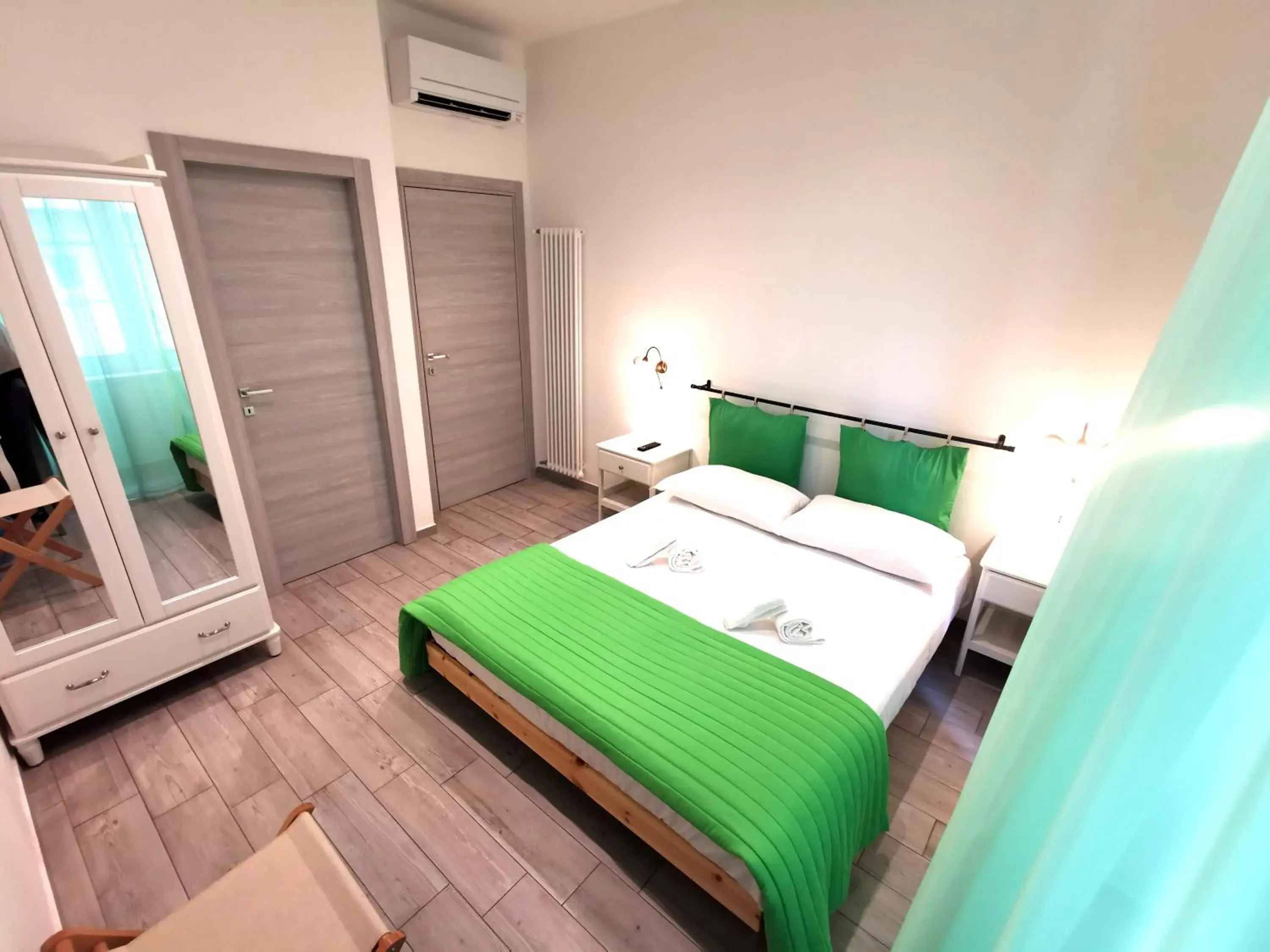 Double Room with Private Bathroom in Rossetti Rooms Double Room with Private Bathroom in Rossetti Rooms