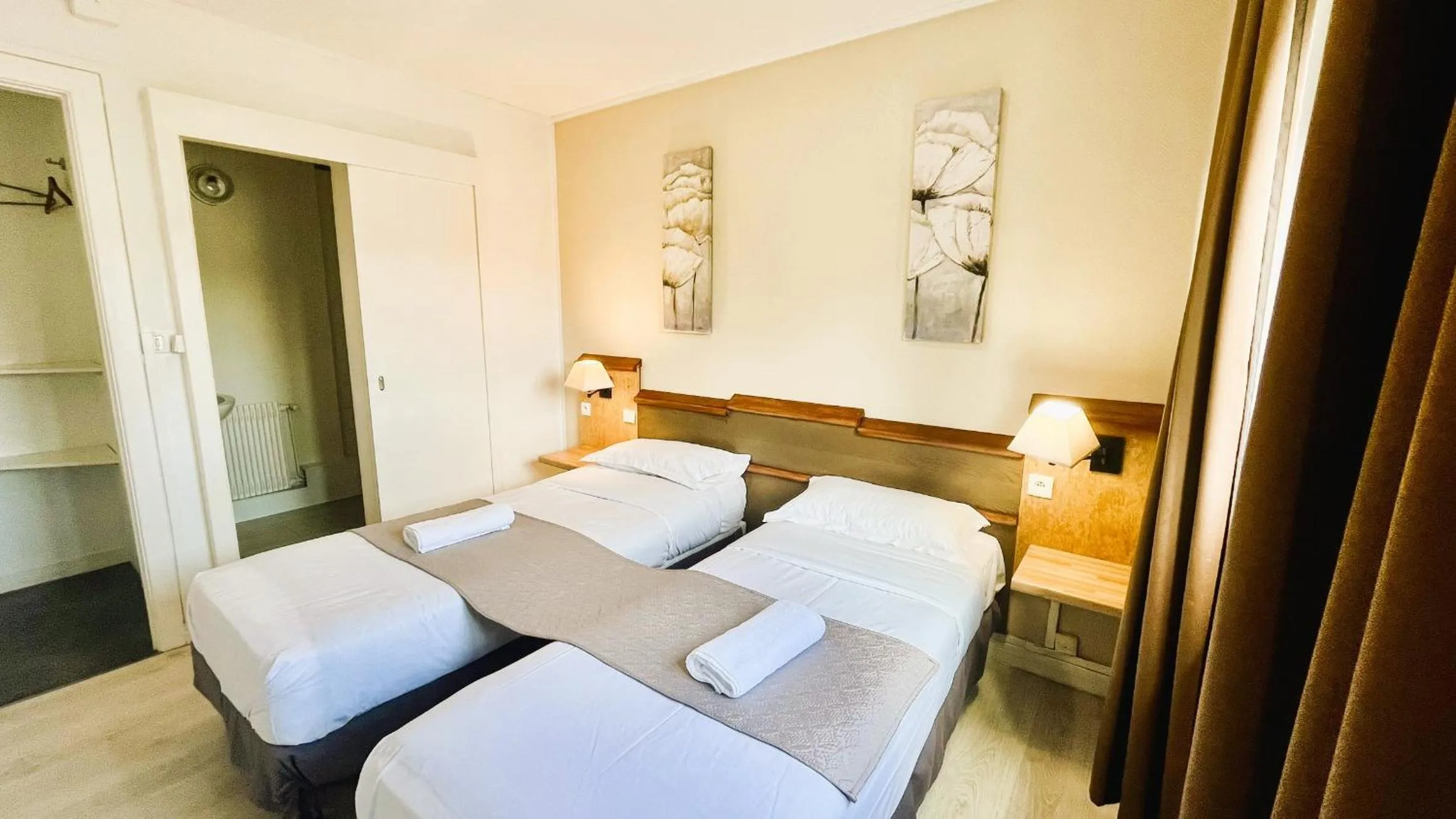 Bed in Hôtel OpalOriental