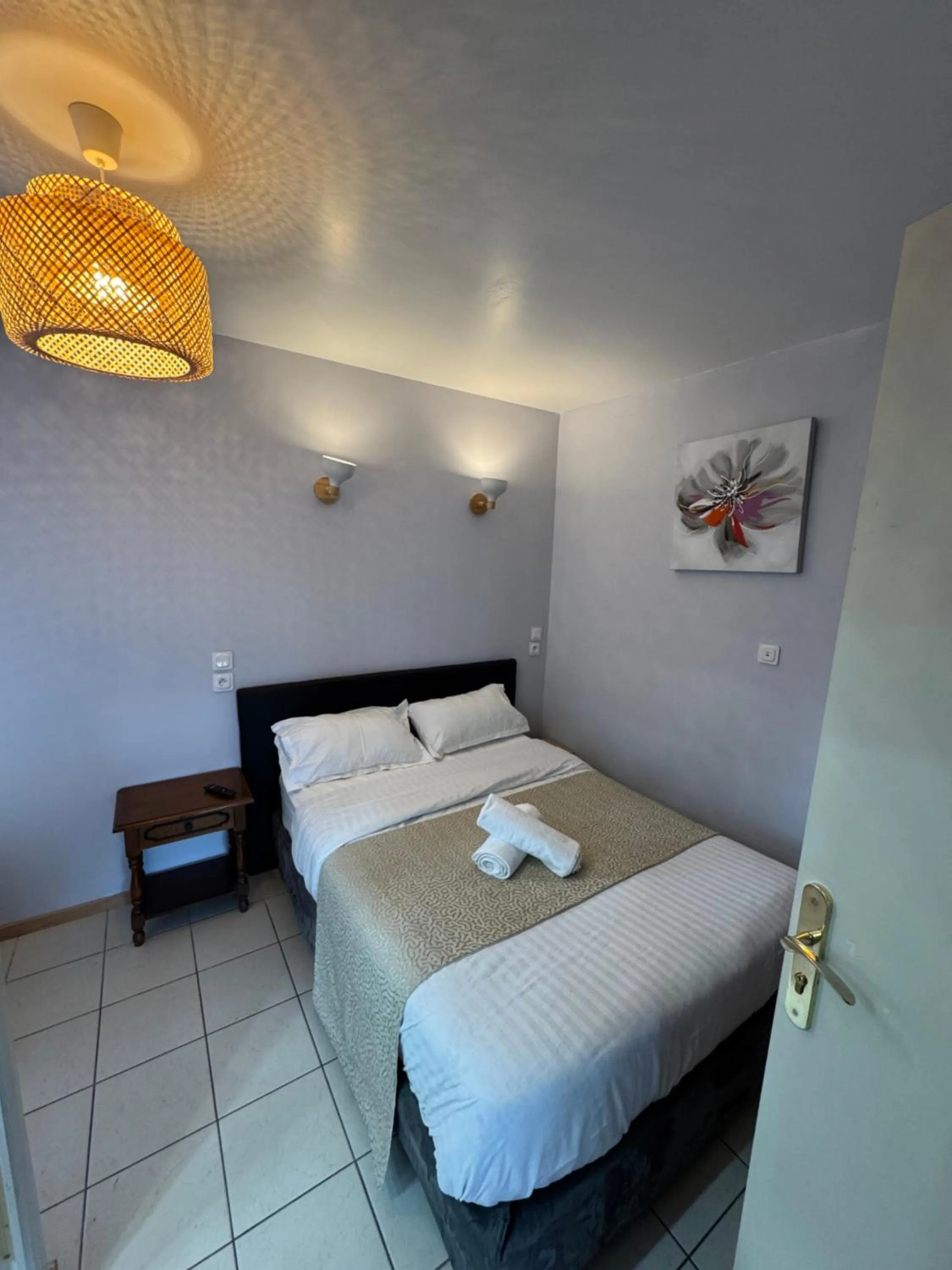 Bed in Hôtel OpalOriental Boulogne Sur Mer - gare ville et centre