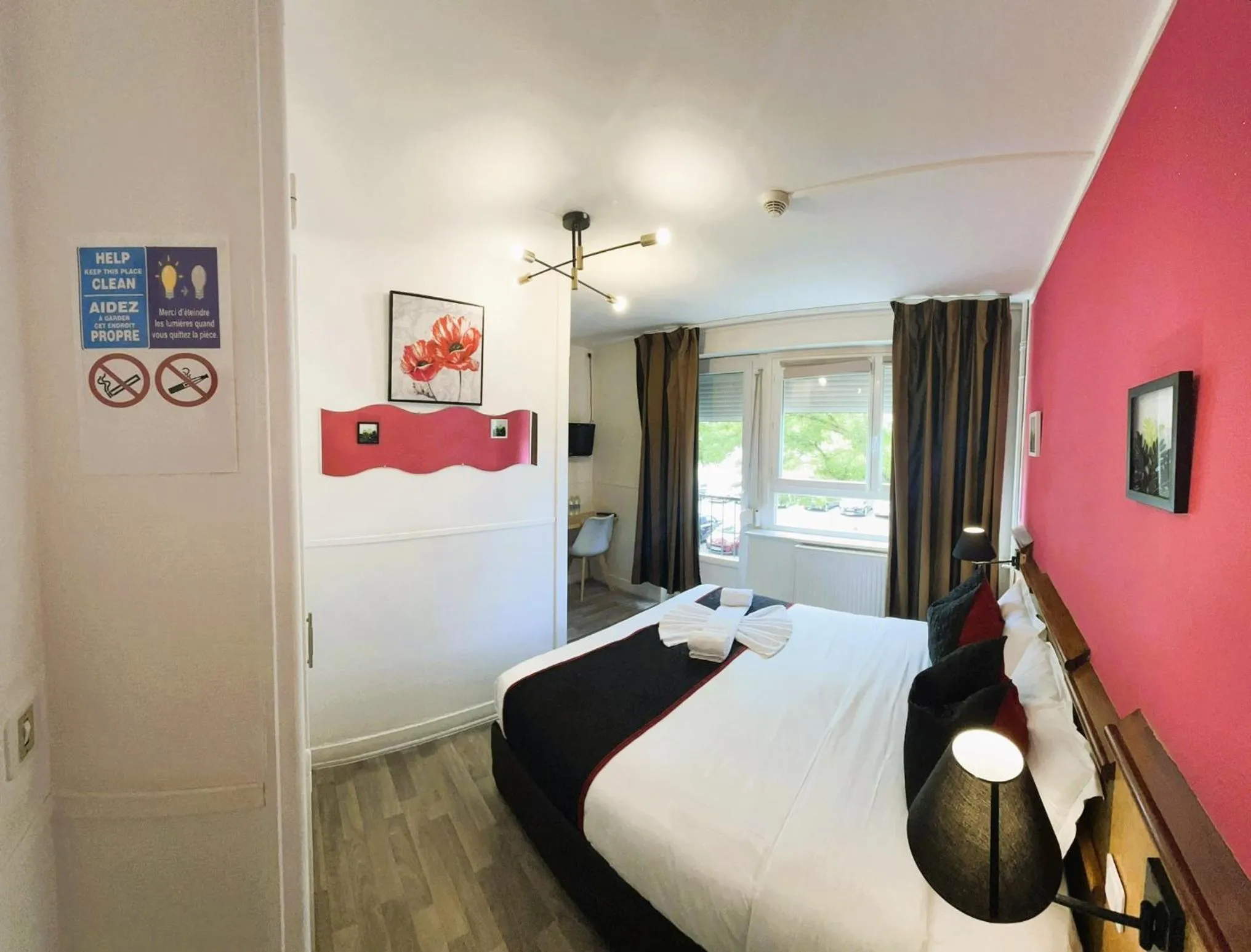 Bed in Hôtel OpalOriental