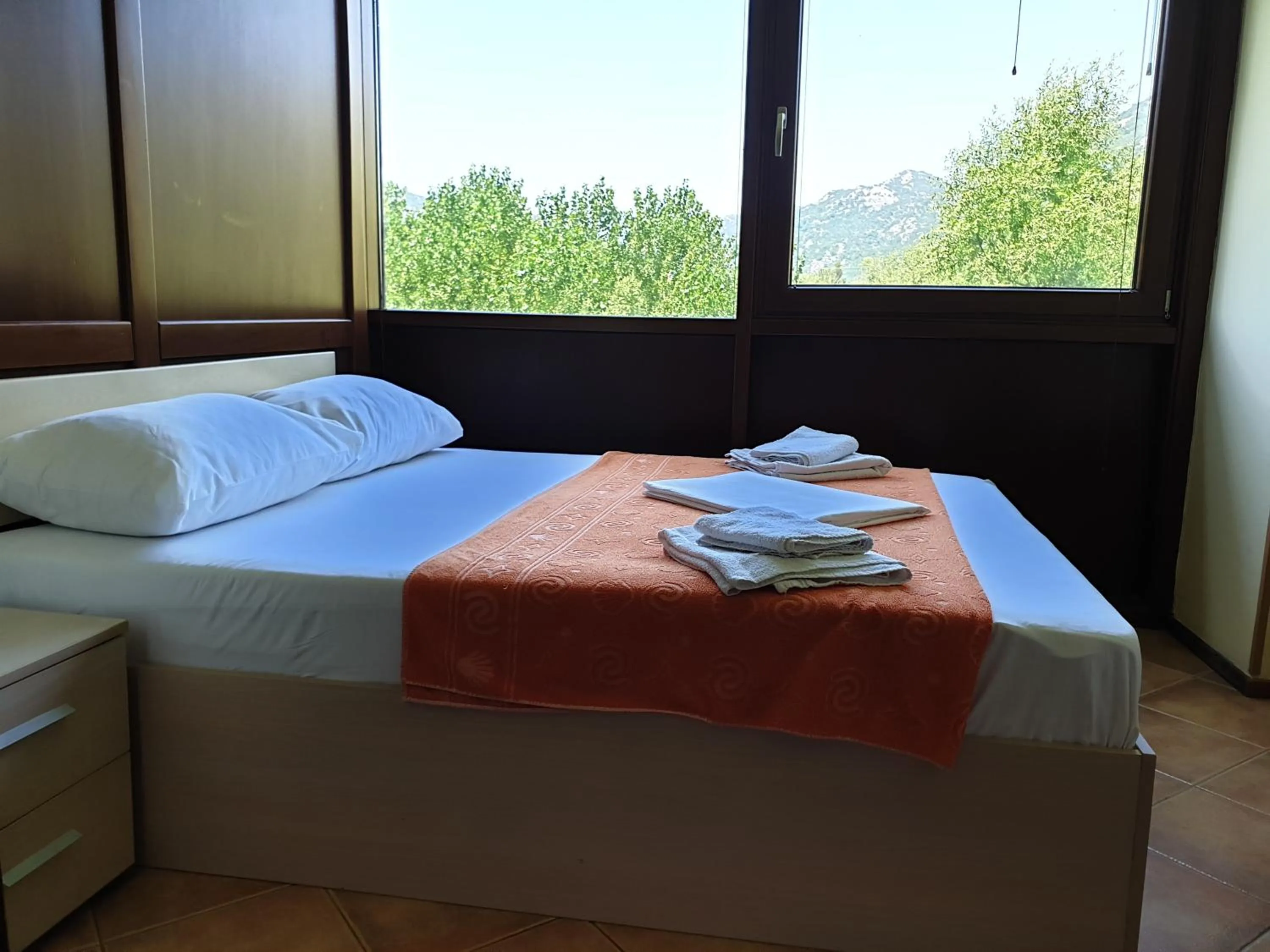 View (from property/room), Bed in Hotel Pelikan