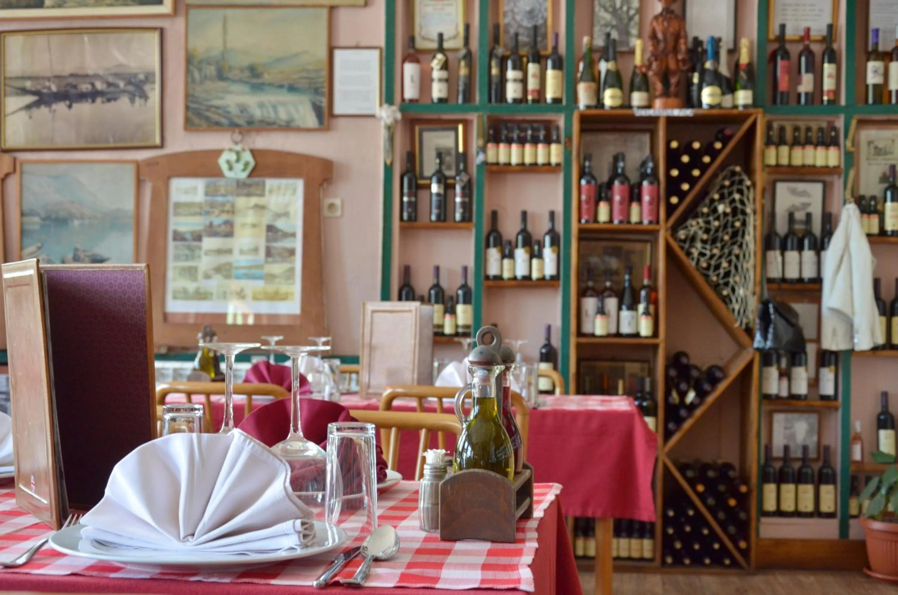 Restaurant/places to eat in Hotel Pelikan