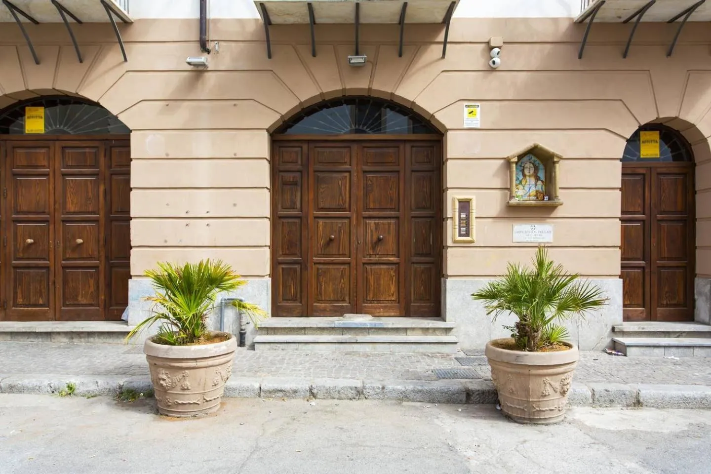 Anna's Home in Historical Center