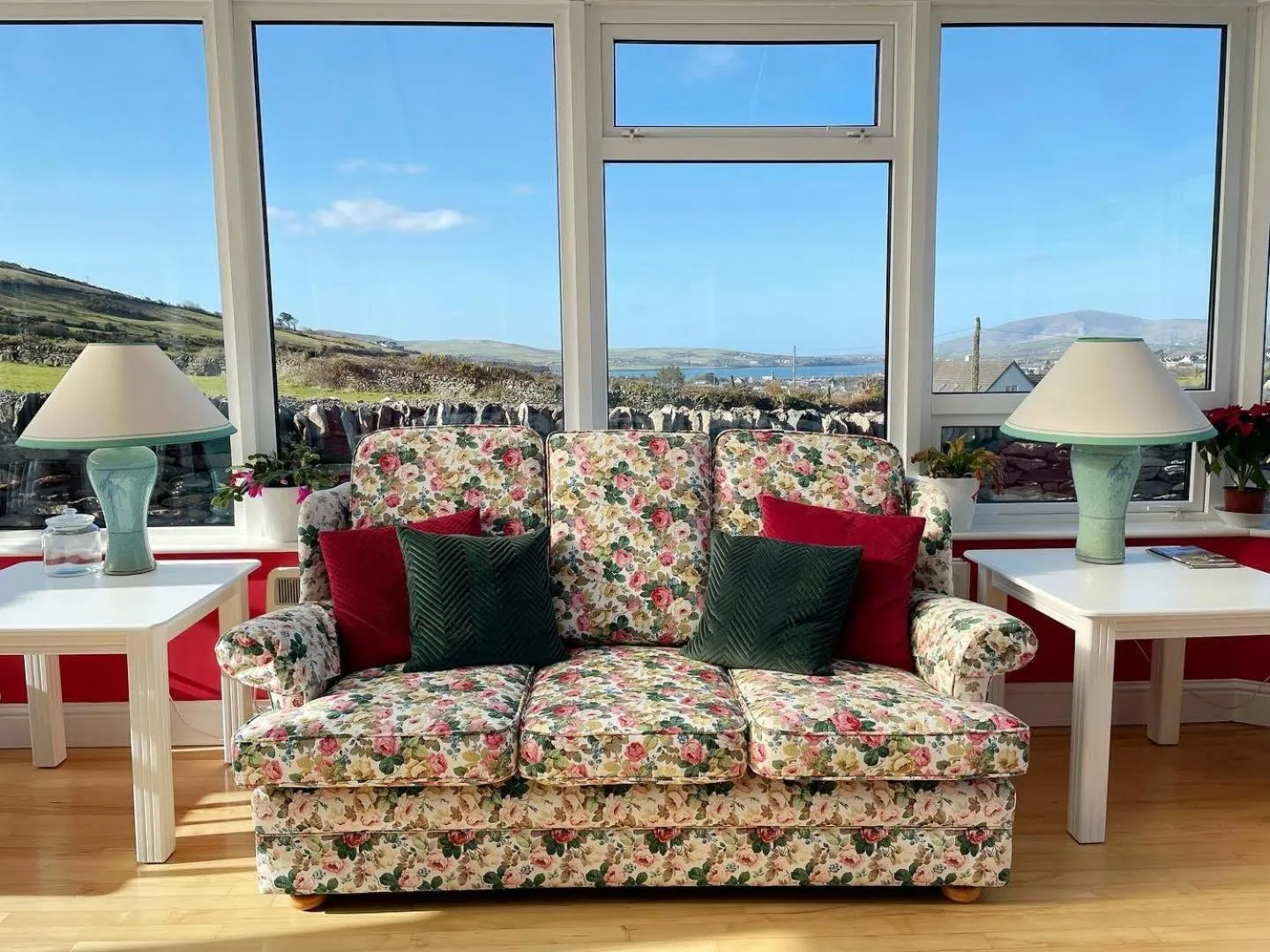 Communal lounge/ TV room in Duinin House