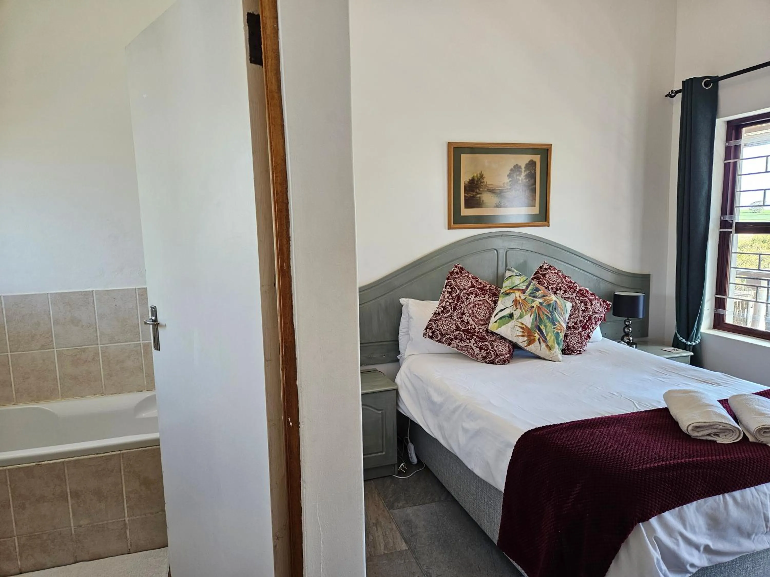 Bedroom, Bed in Kelkiewyn Guesthouse Caledon