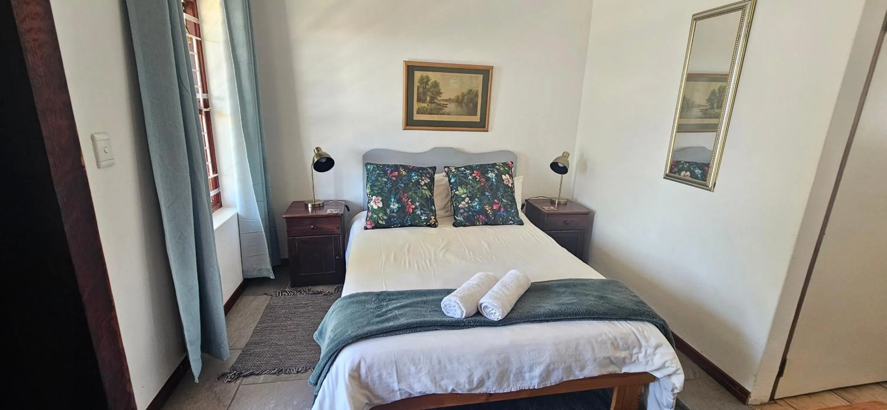 Bed in Kelkiewyn Guesthouse Caledon