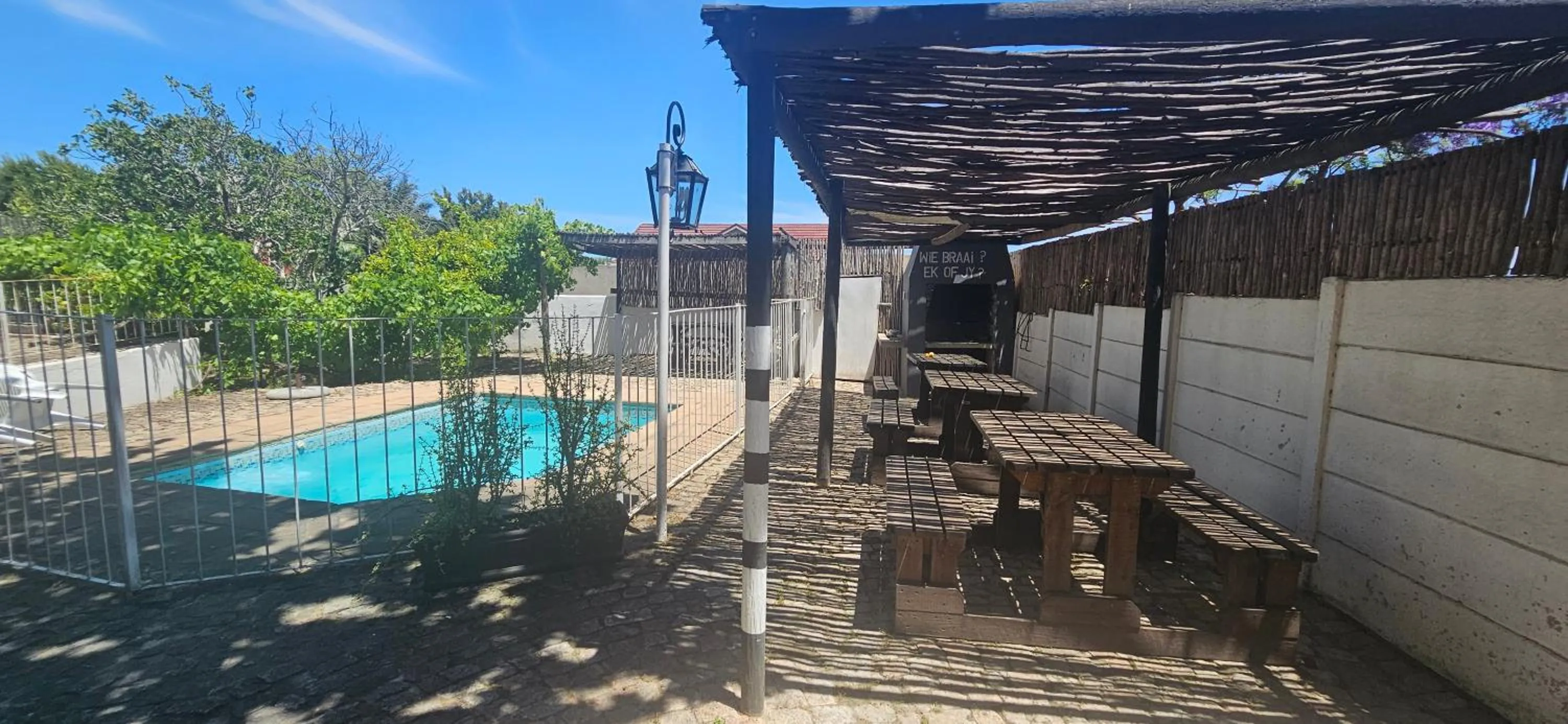 Swimming pool in Kelkiewyn Guesthouse Caledon