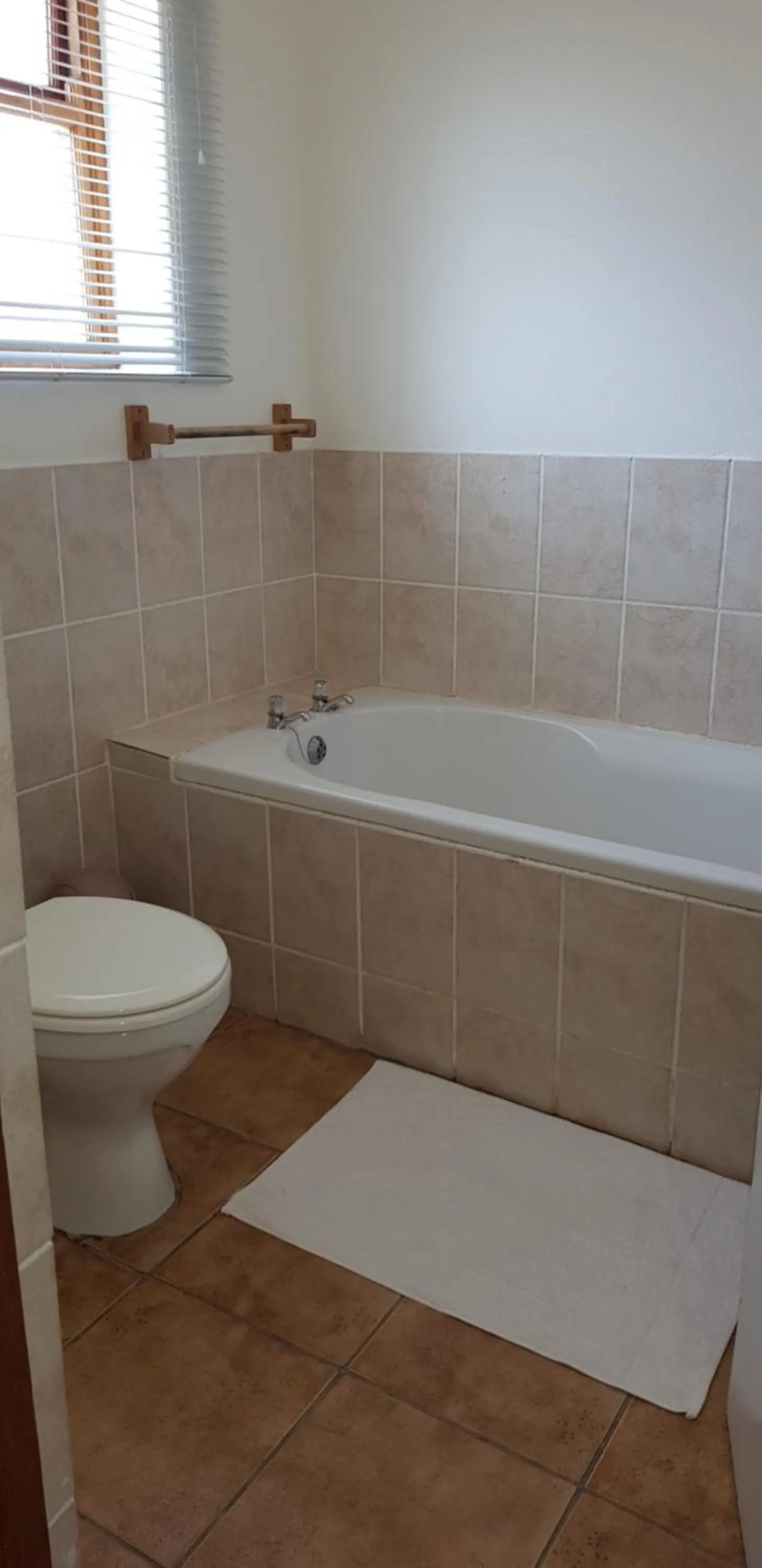 Toilet in Kelkiewyn Guesthouse Caledon