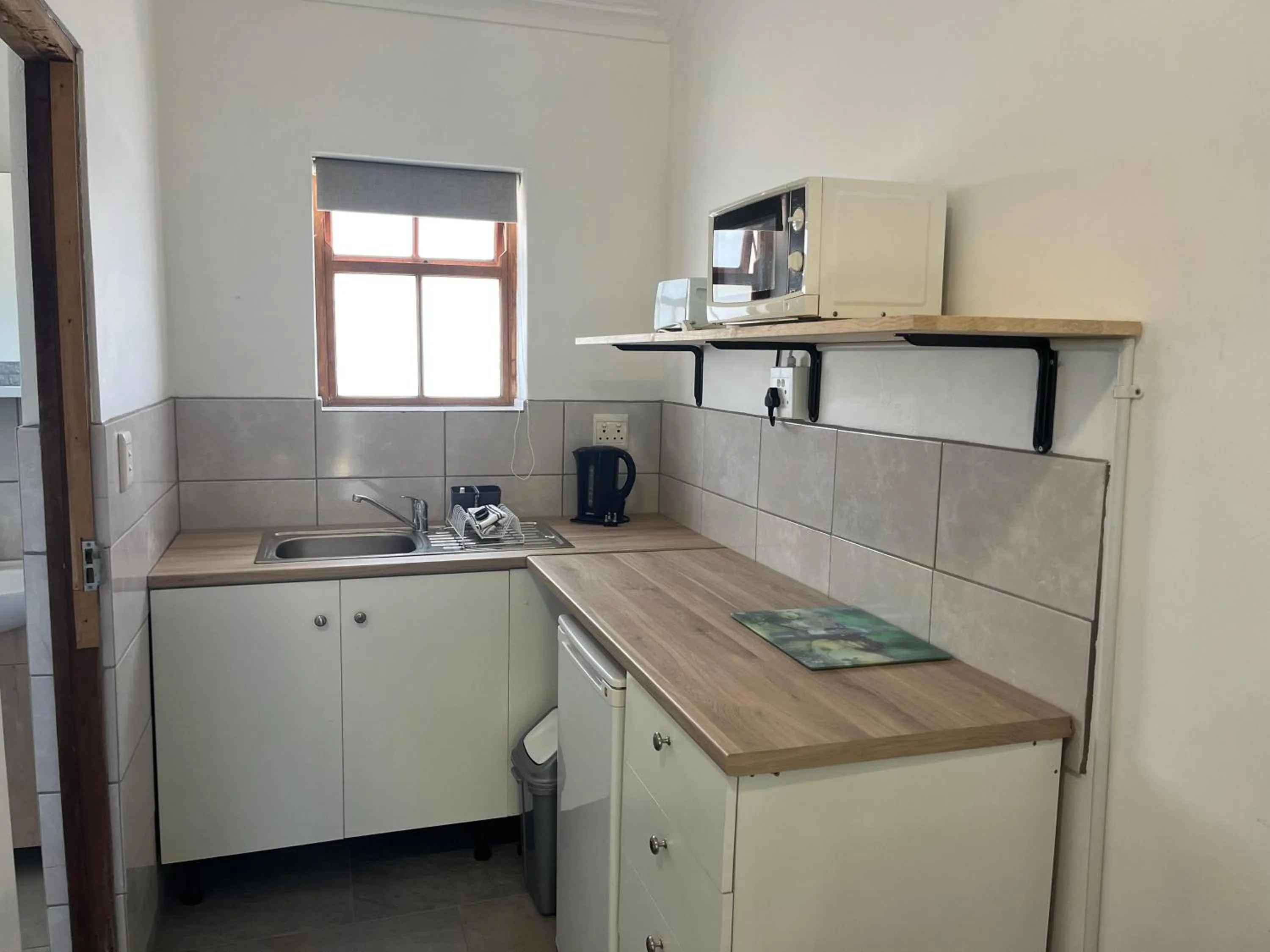 kitchen in Kelkiewyn Guesthouse Caledon