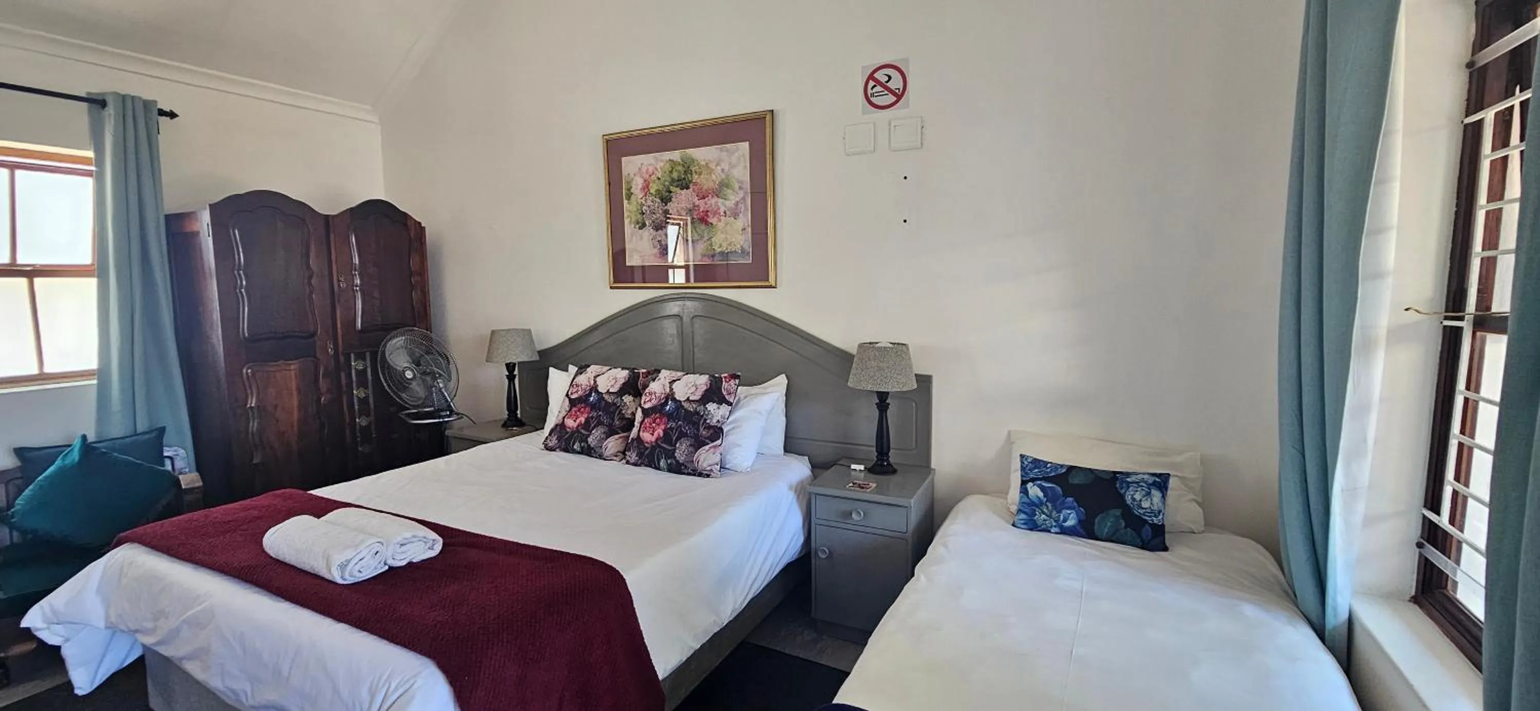 Bed in Kelkiewyn Guesthouse Caledon