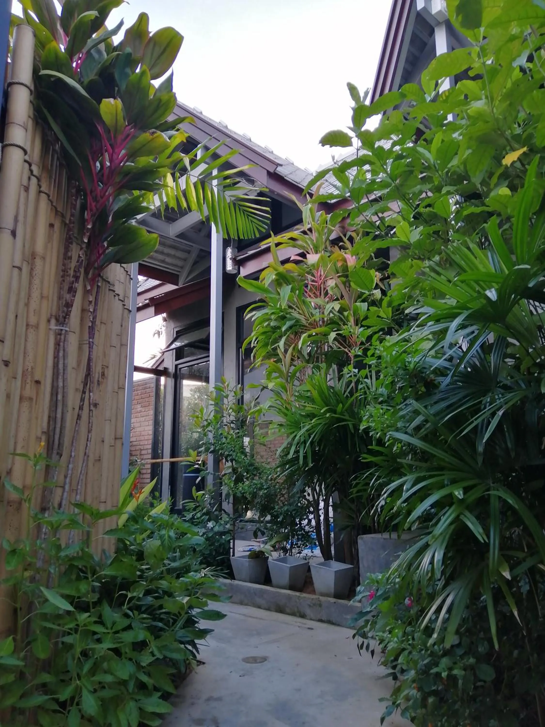 Facade/entrance in JR Place