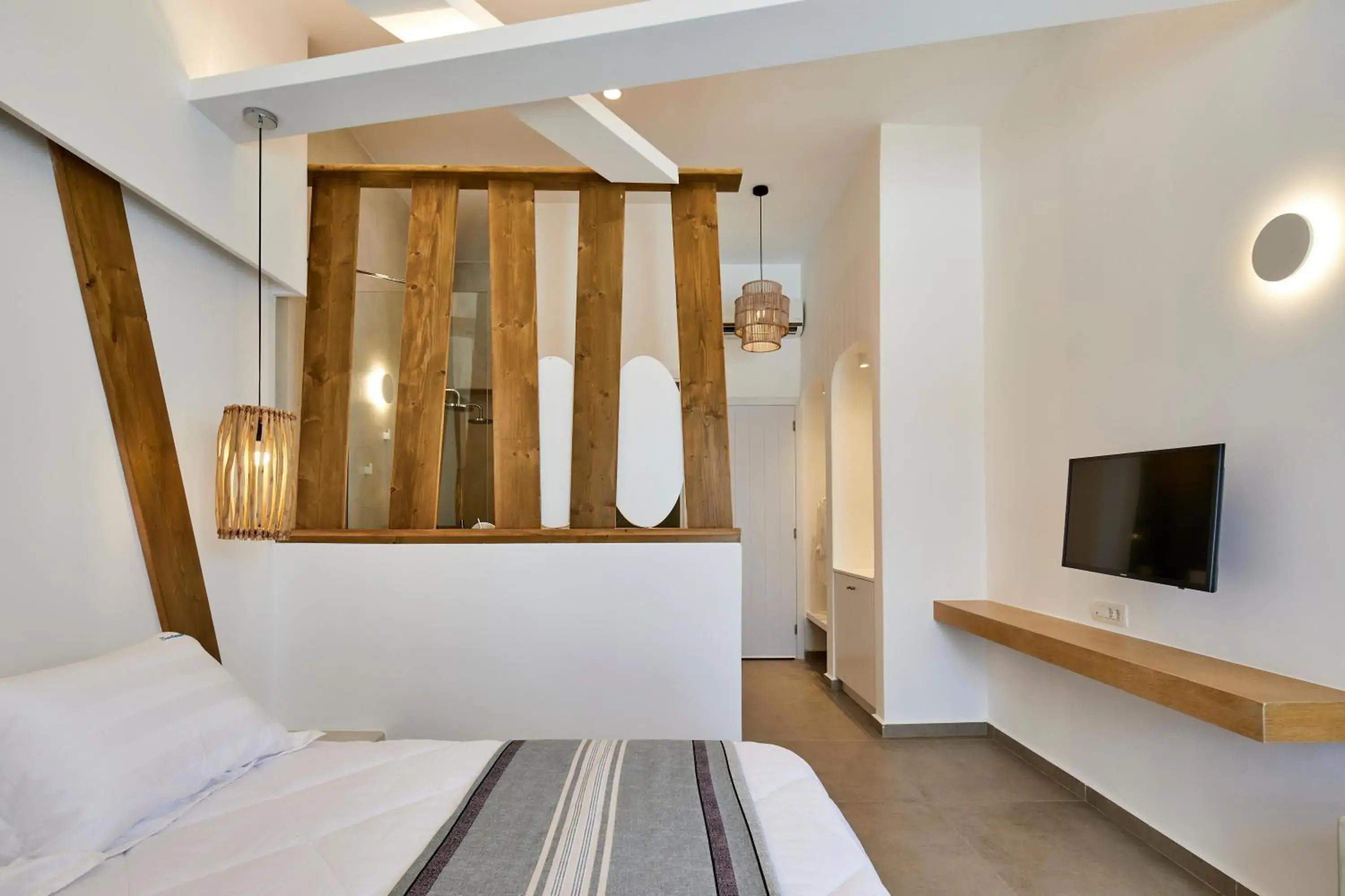 Photo of the whole room, Bed in Santorini View Photo of the whole room, Bed in Santorini View