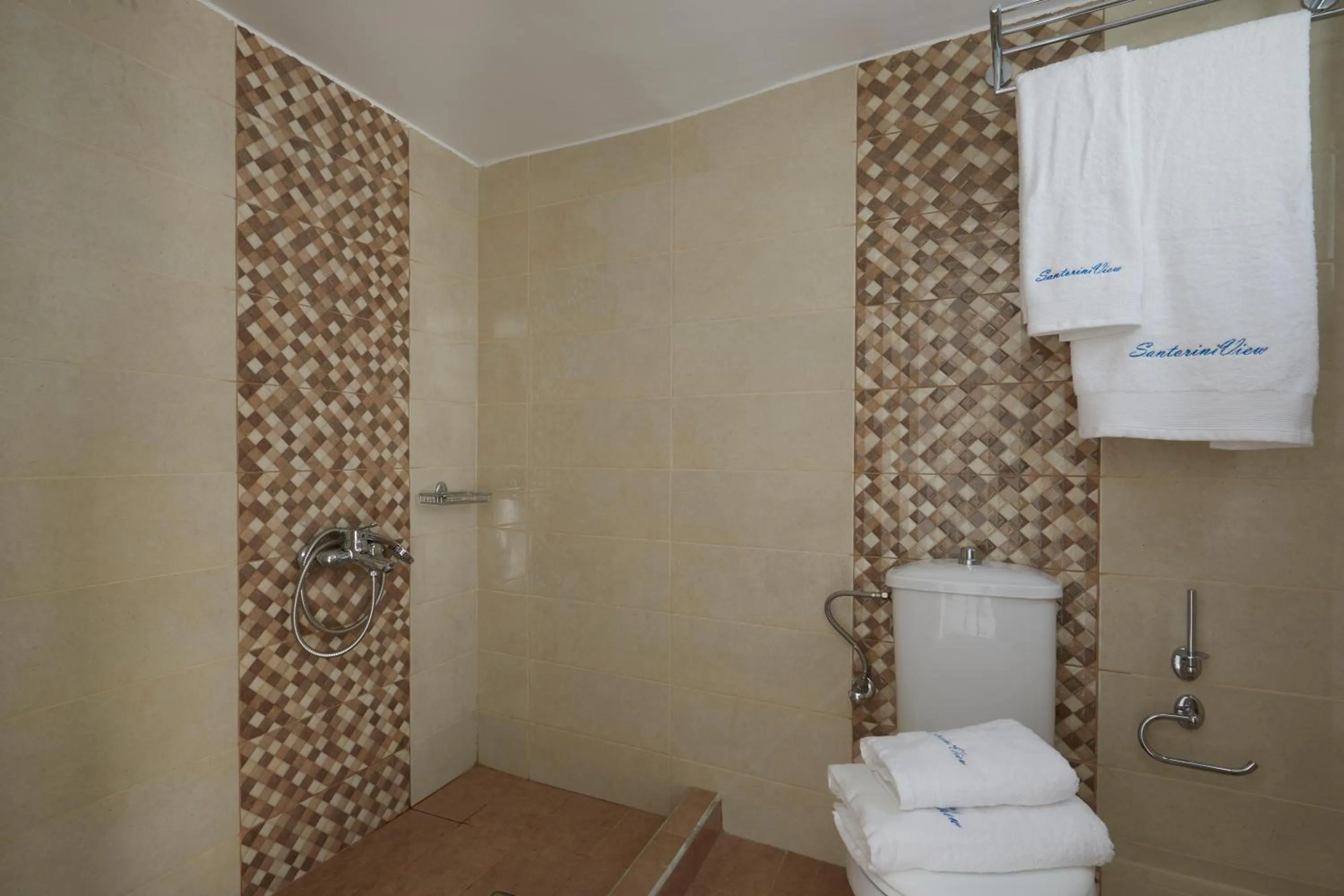 Photo of the whole room in Santorini View