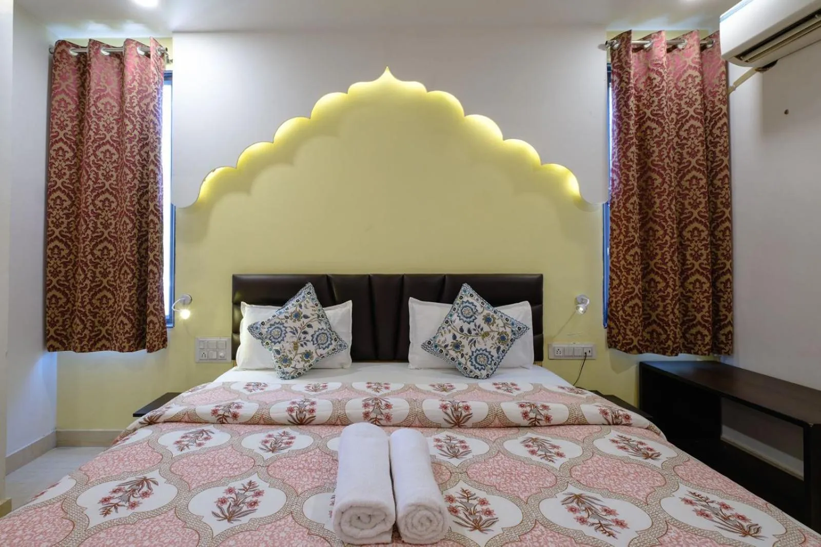 Bed in Satkar Retreat - Udaipur
