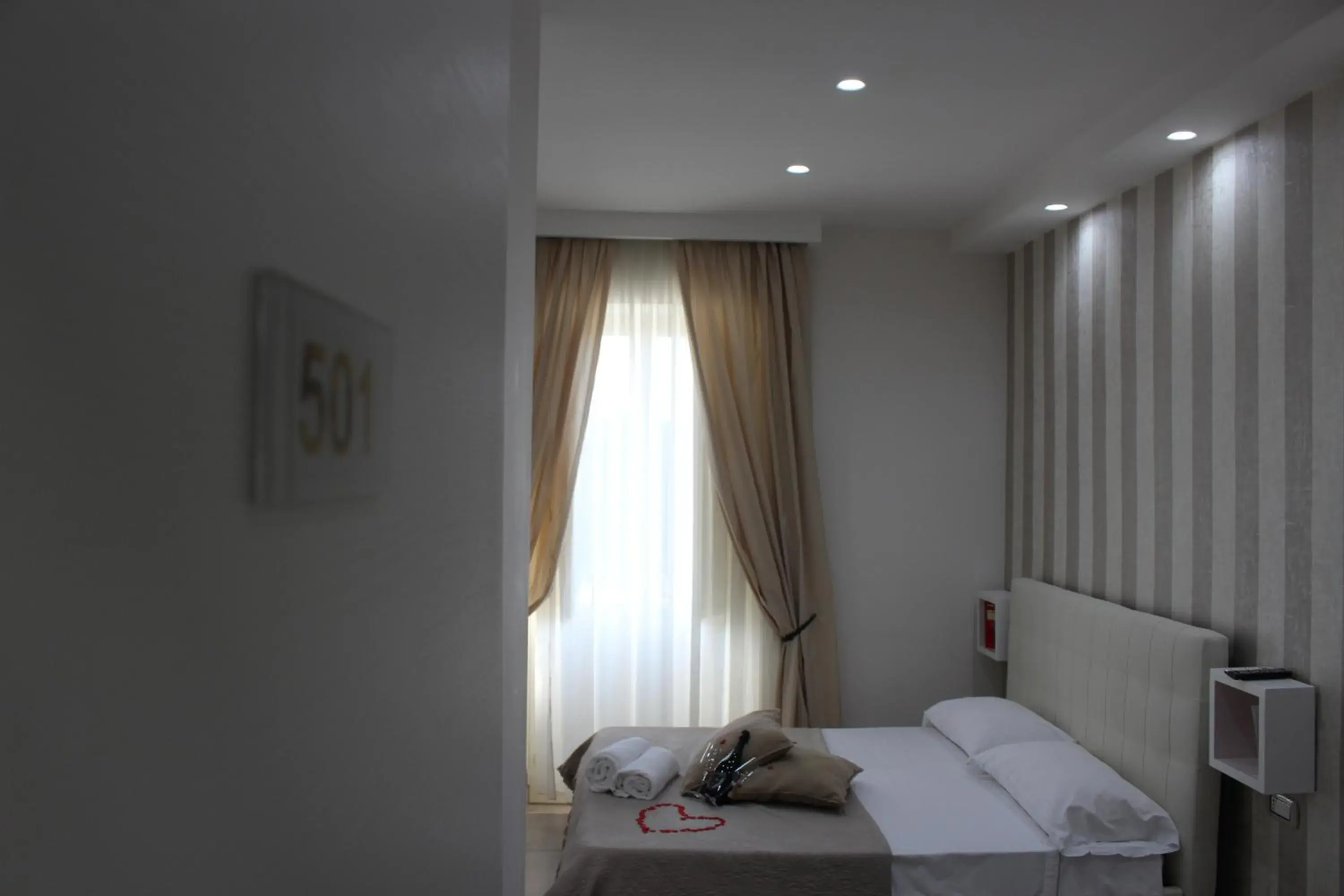 Triple Room with Private Bathroom in Philip Royal Triple Room with Private Bathroom in Philip Royal