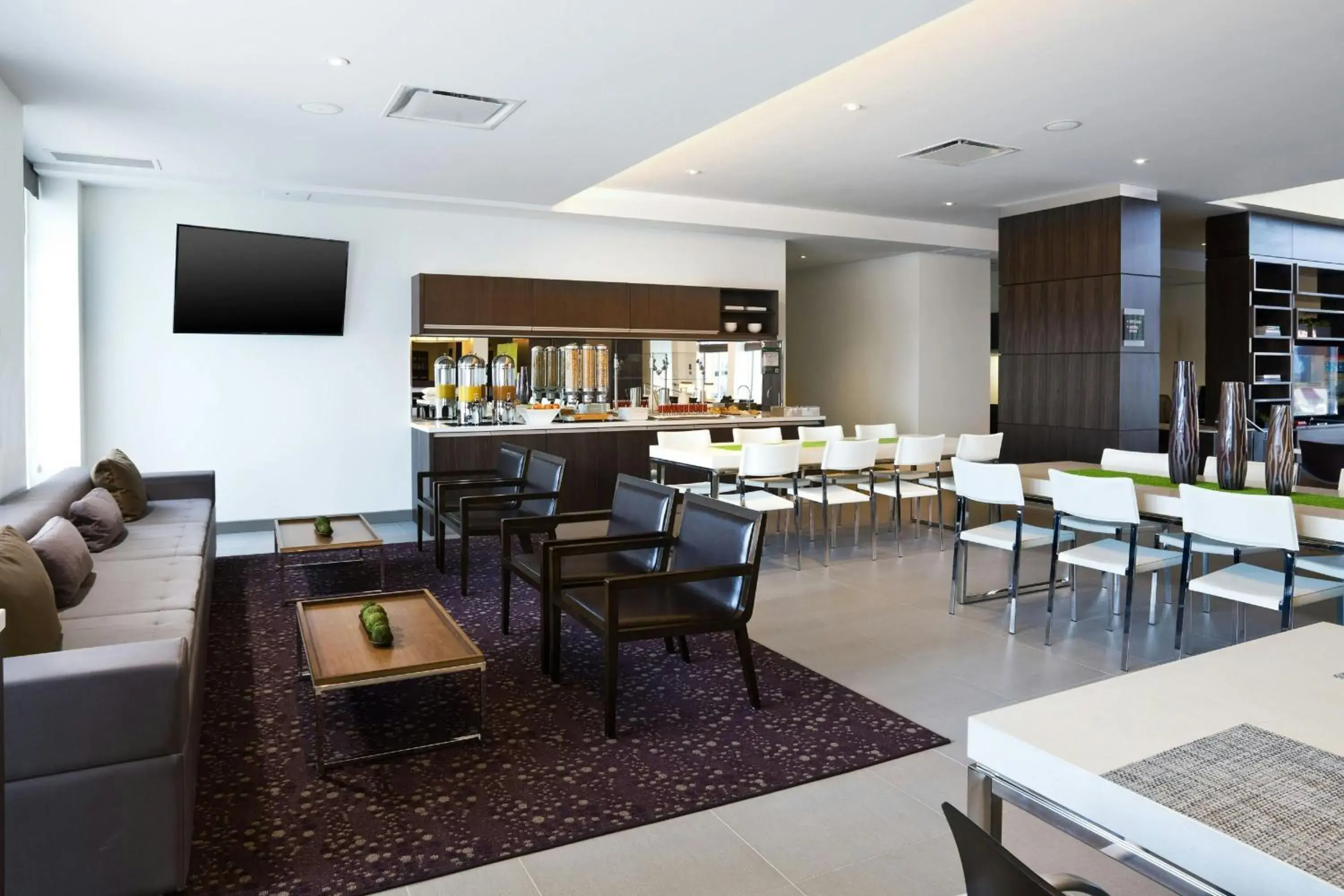 Restaurant/places to eat in Element Vaughan Southwest Restaurant/places to eat in Element Vaughan Southwest