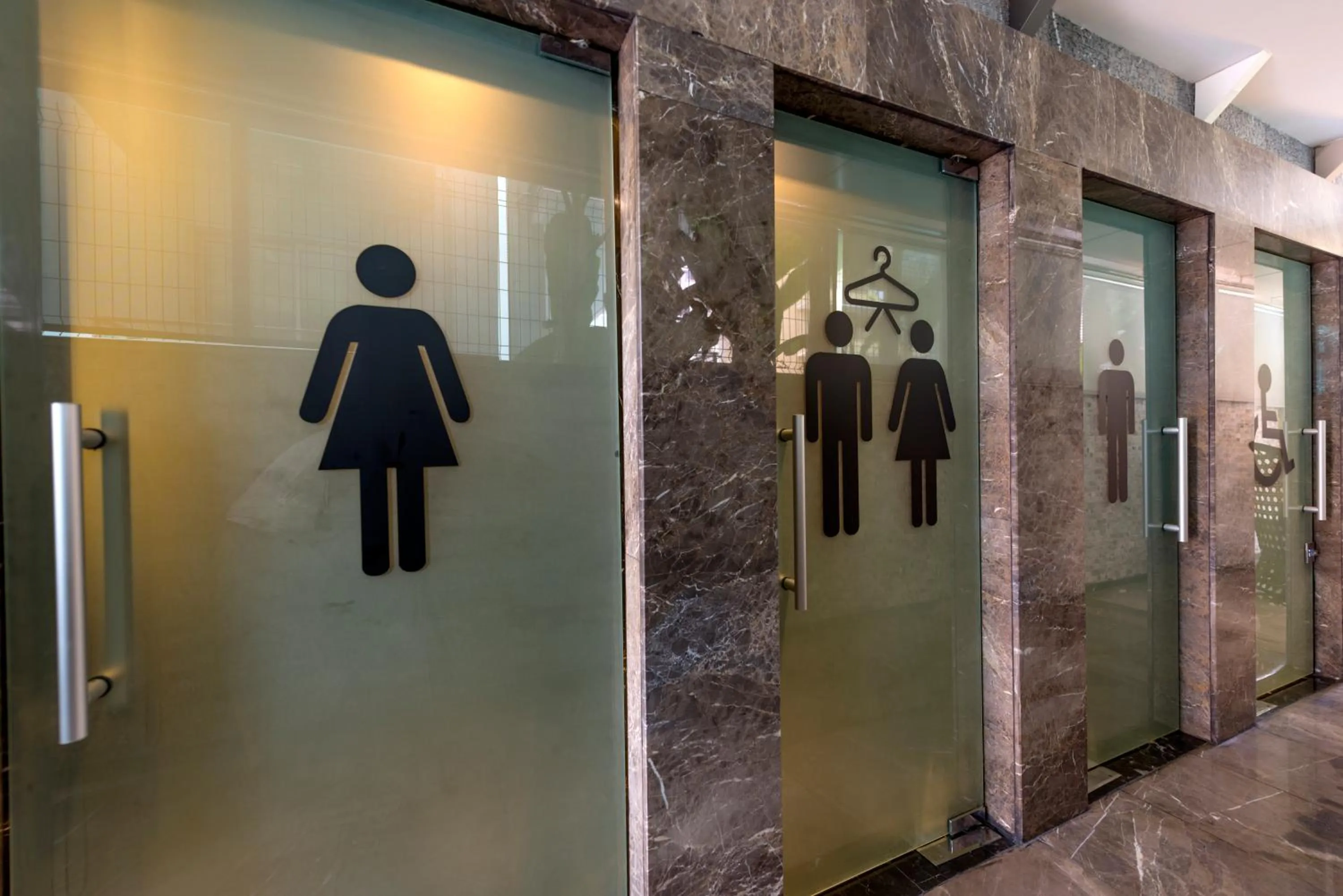 Spring in Kleopatra Suit Hotel