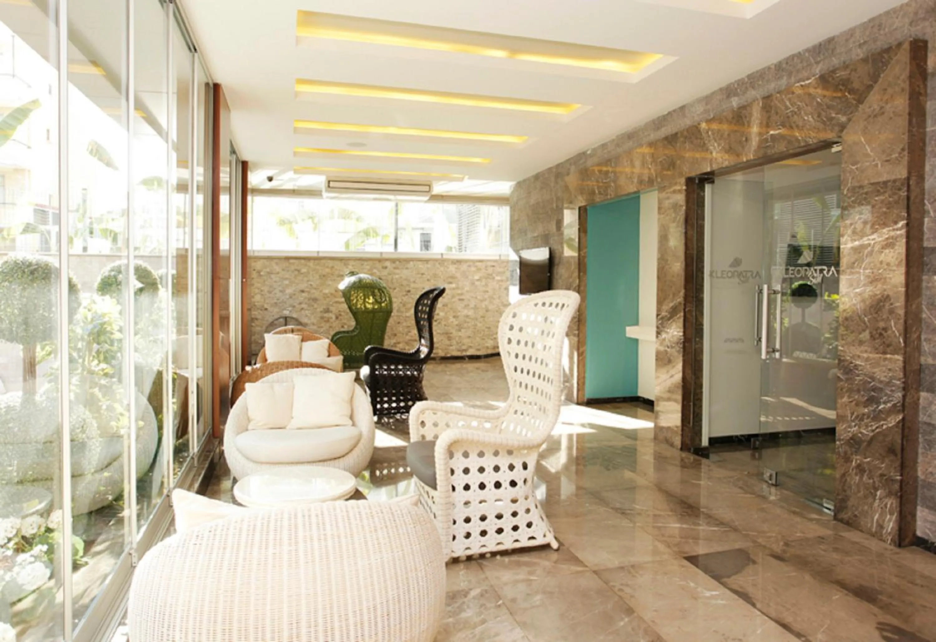 Spring in Kleopatra Suit Hotel