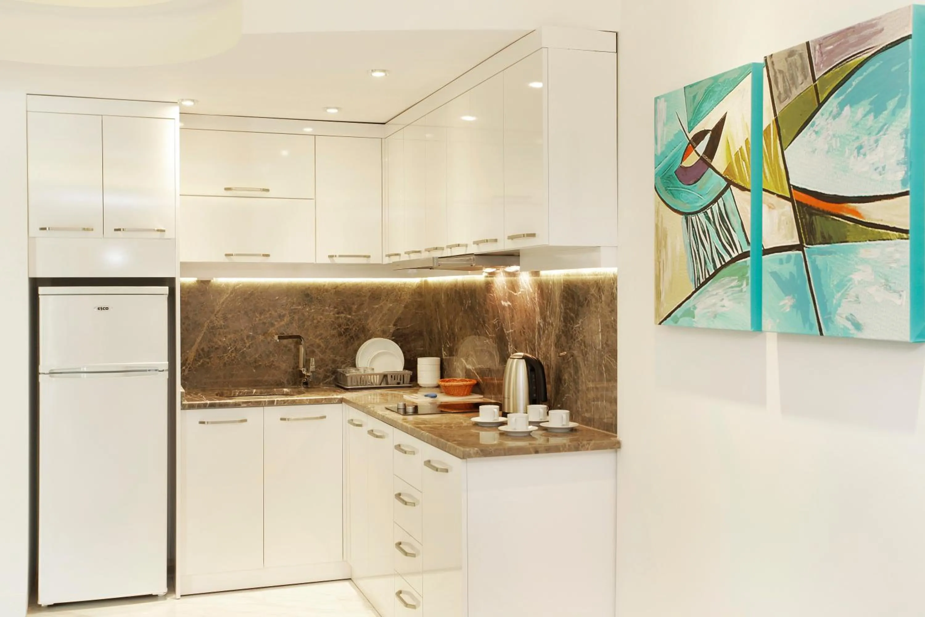 Kitchen or kitchenette in Kleopatra Suit Hotel