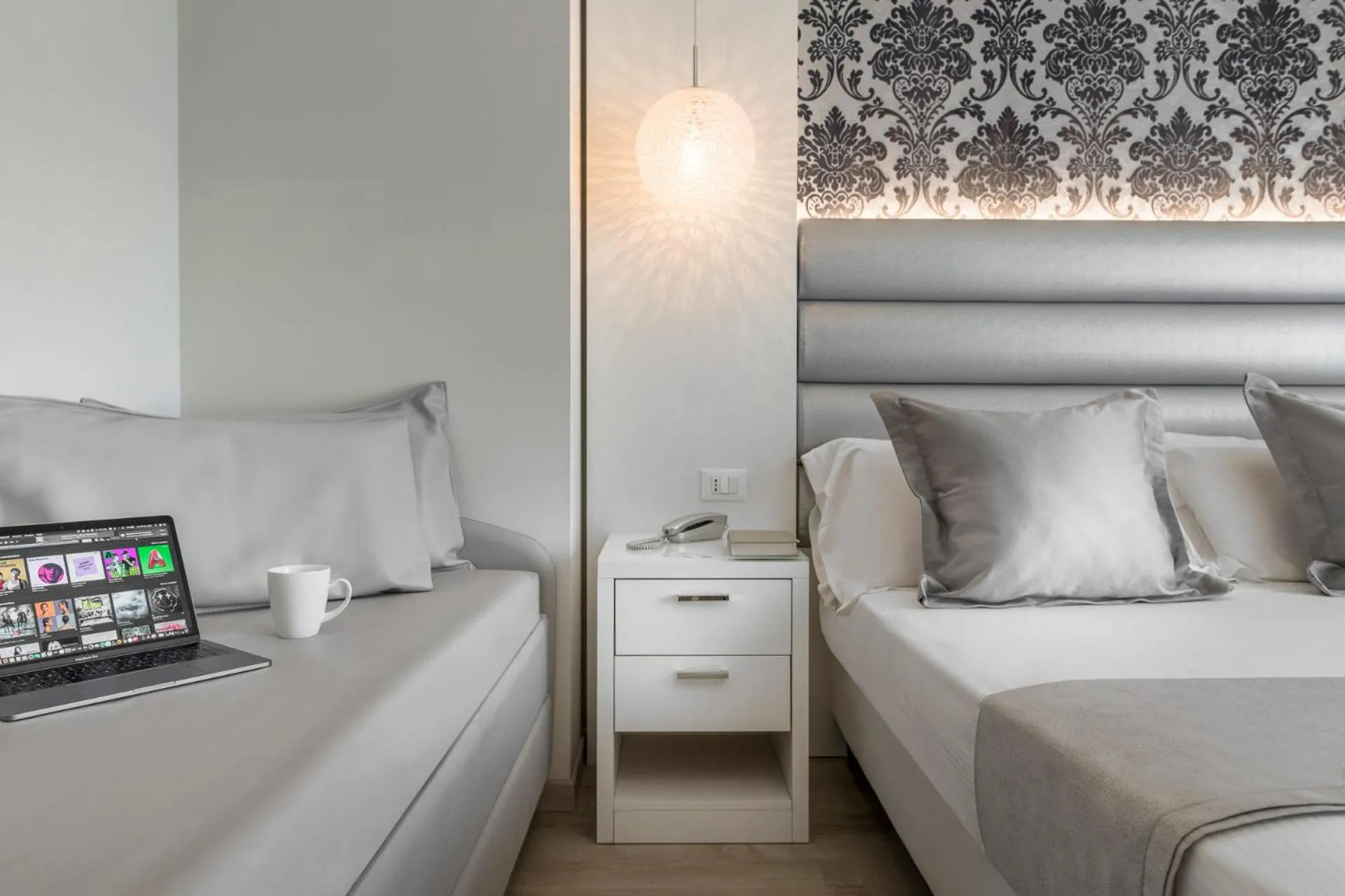 Bedroom, Bed in Hotel Riviera