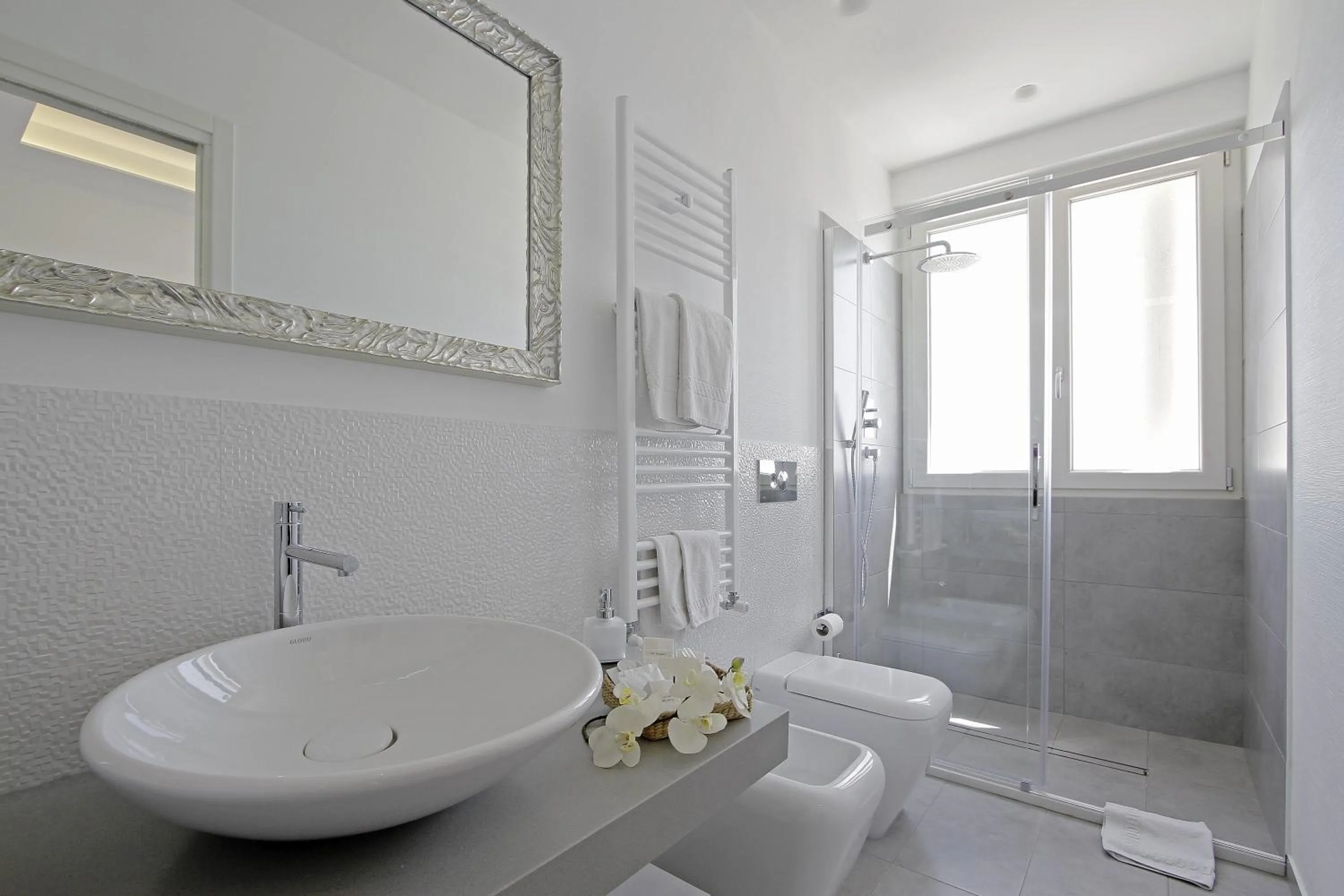 Shower in Hotel Riviera