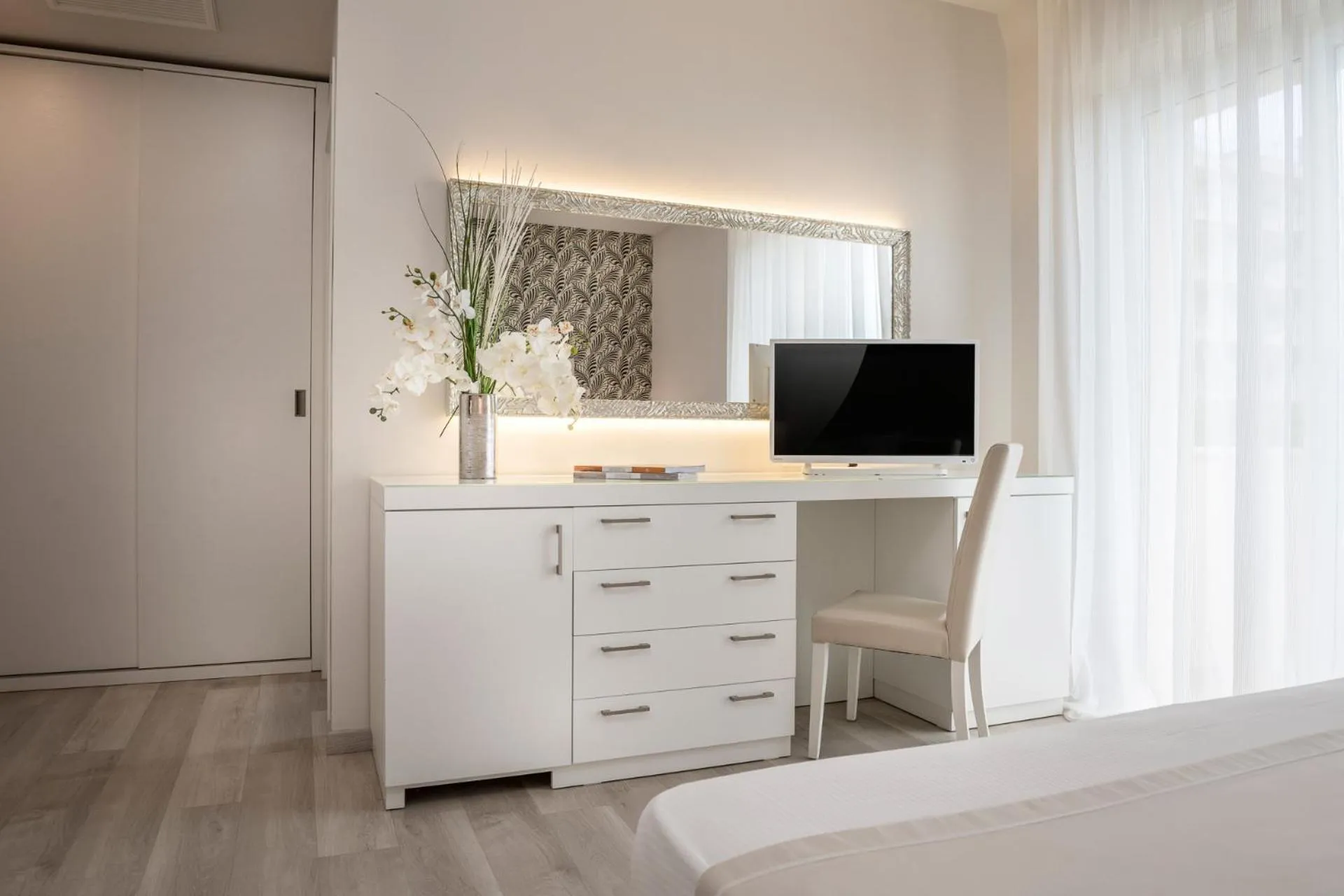 Bedroom, Bed in Hotel Riviera