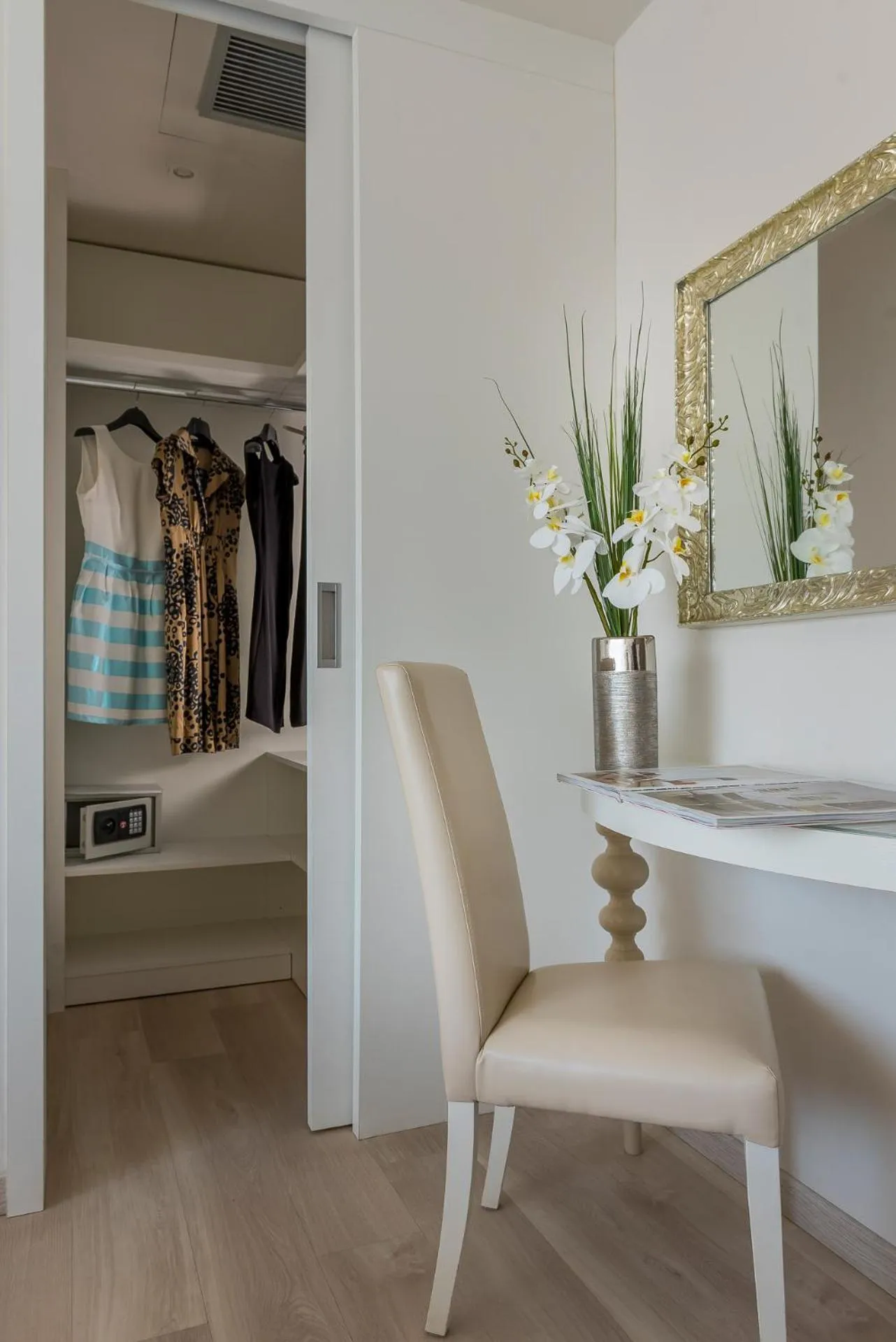 Photo of the whole room in Hotel Riviera