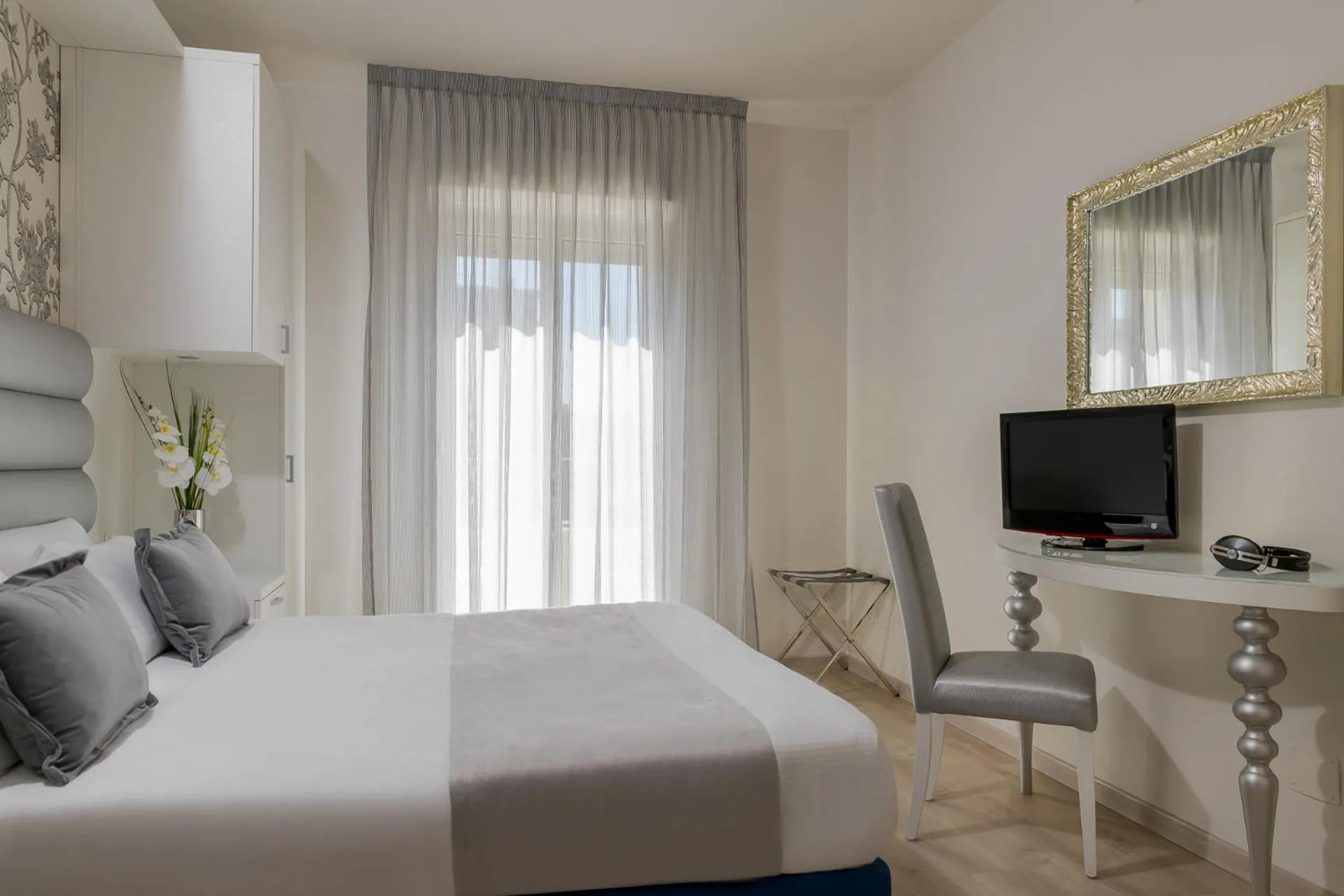 Photo of the whole room, Bed in Hotel Riviera