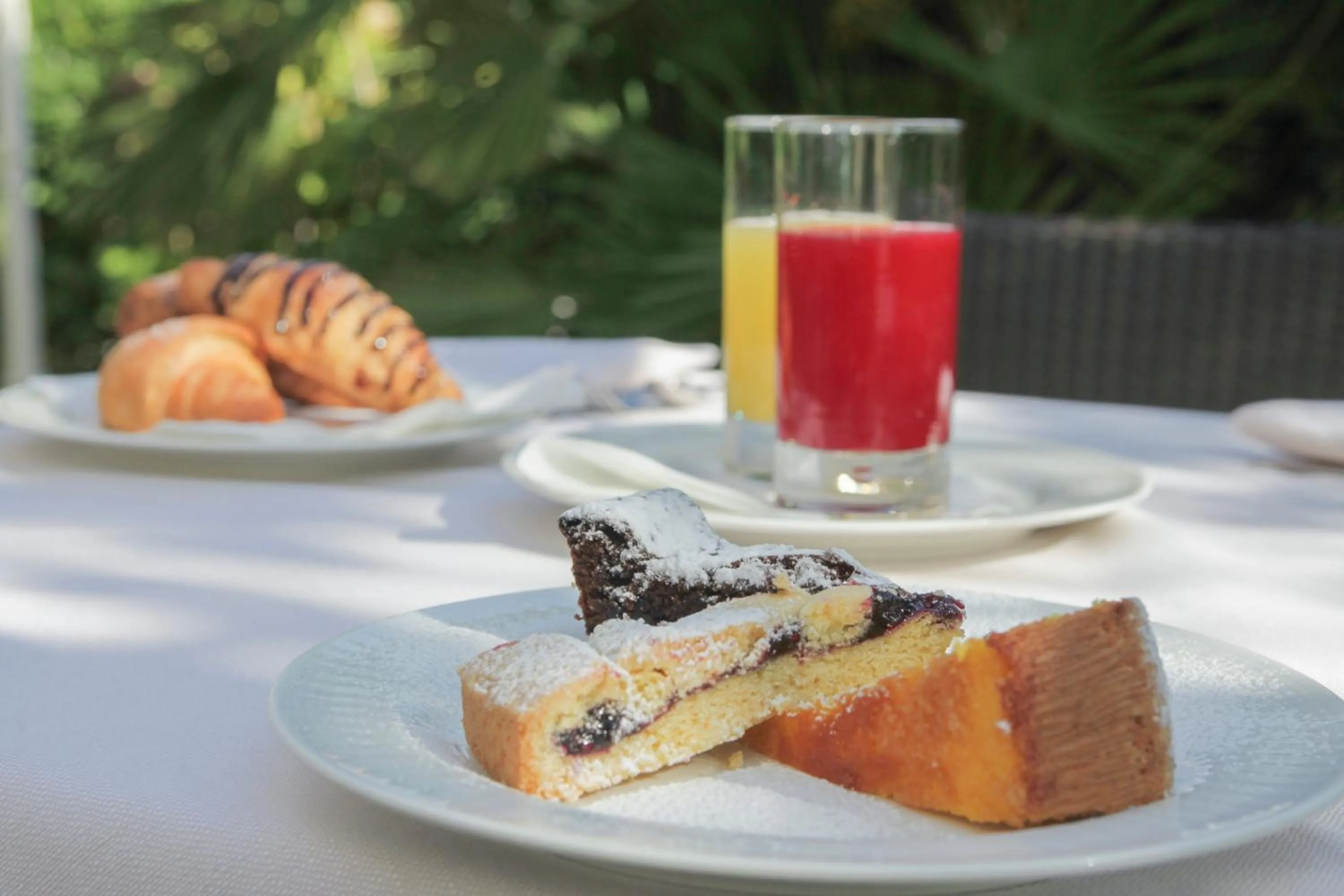 Restaurant/places to eat in Hotel Riviera