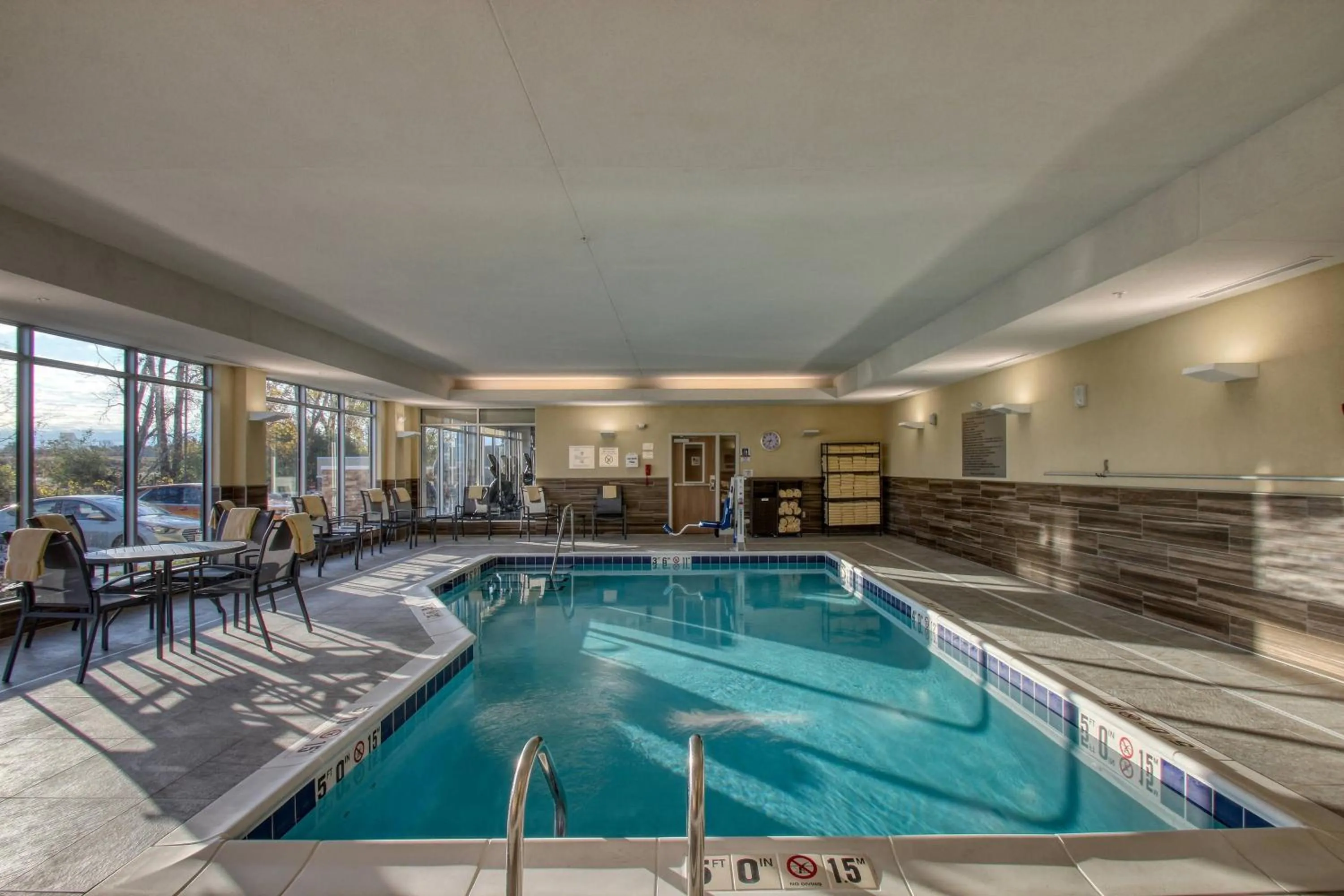 Swimming pool in Fairfield Inn & Suites by Marriott Appleton