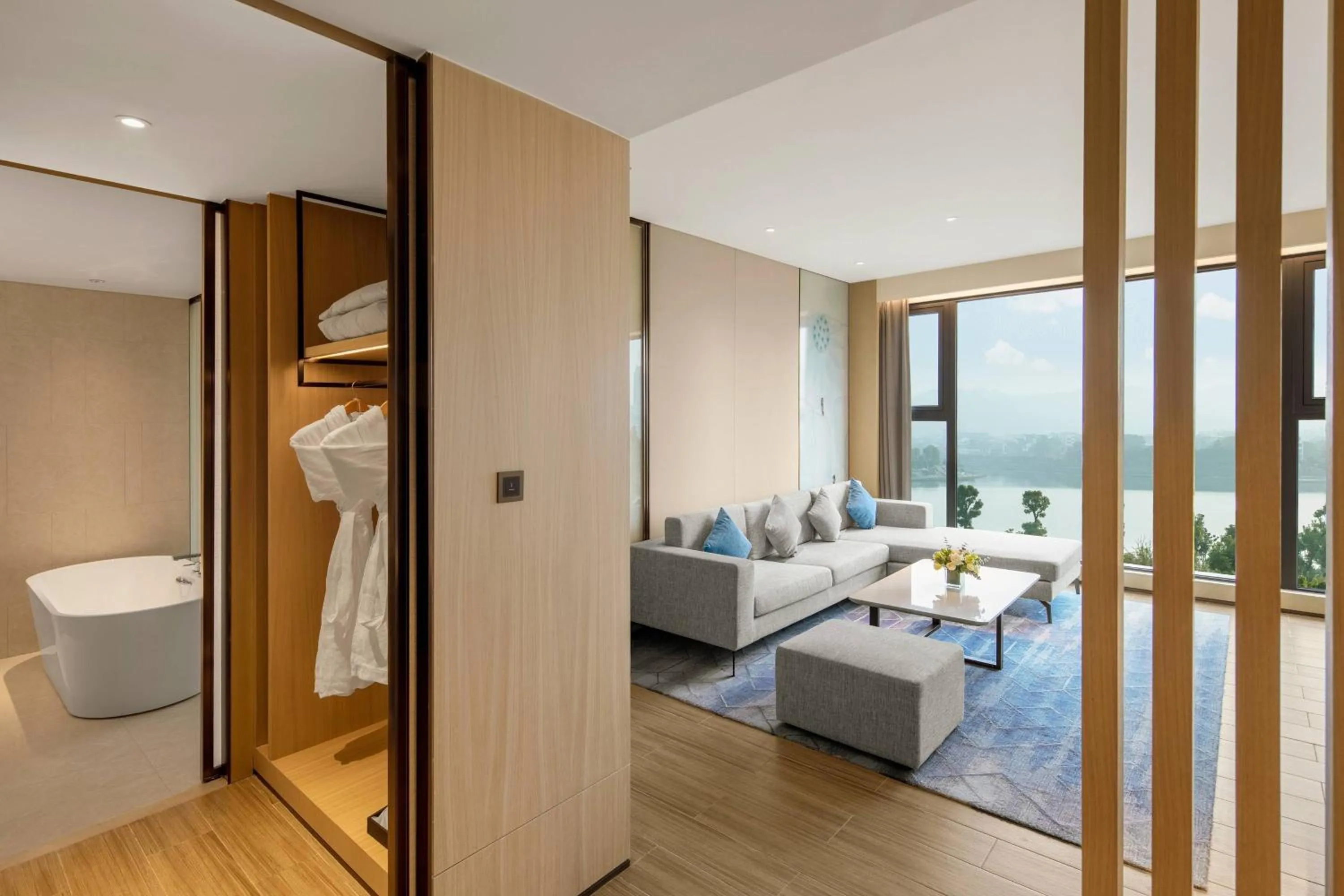 Living room, Bed in Suining Marriott Hotel