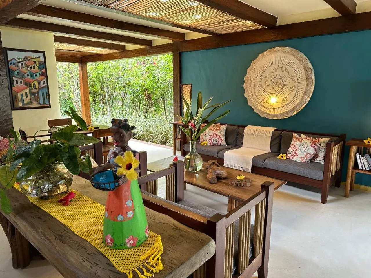 Seating area in Pousada Enseada do Espelho