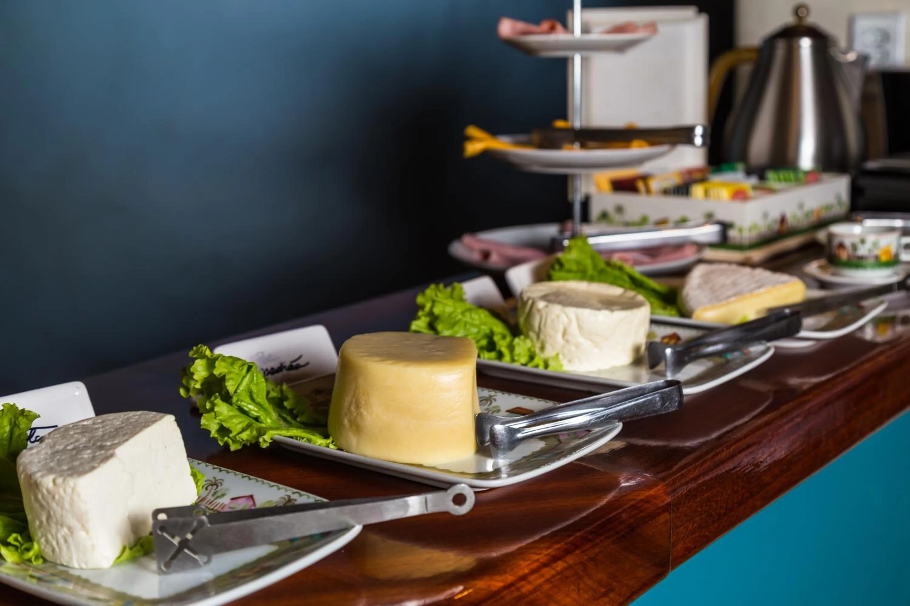 Buffet breakfast in Pousada Enseada do Espelho