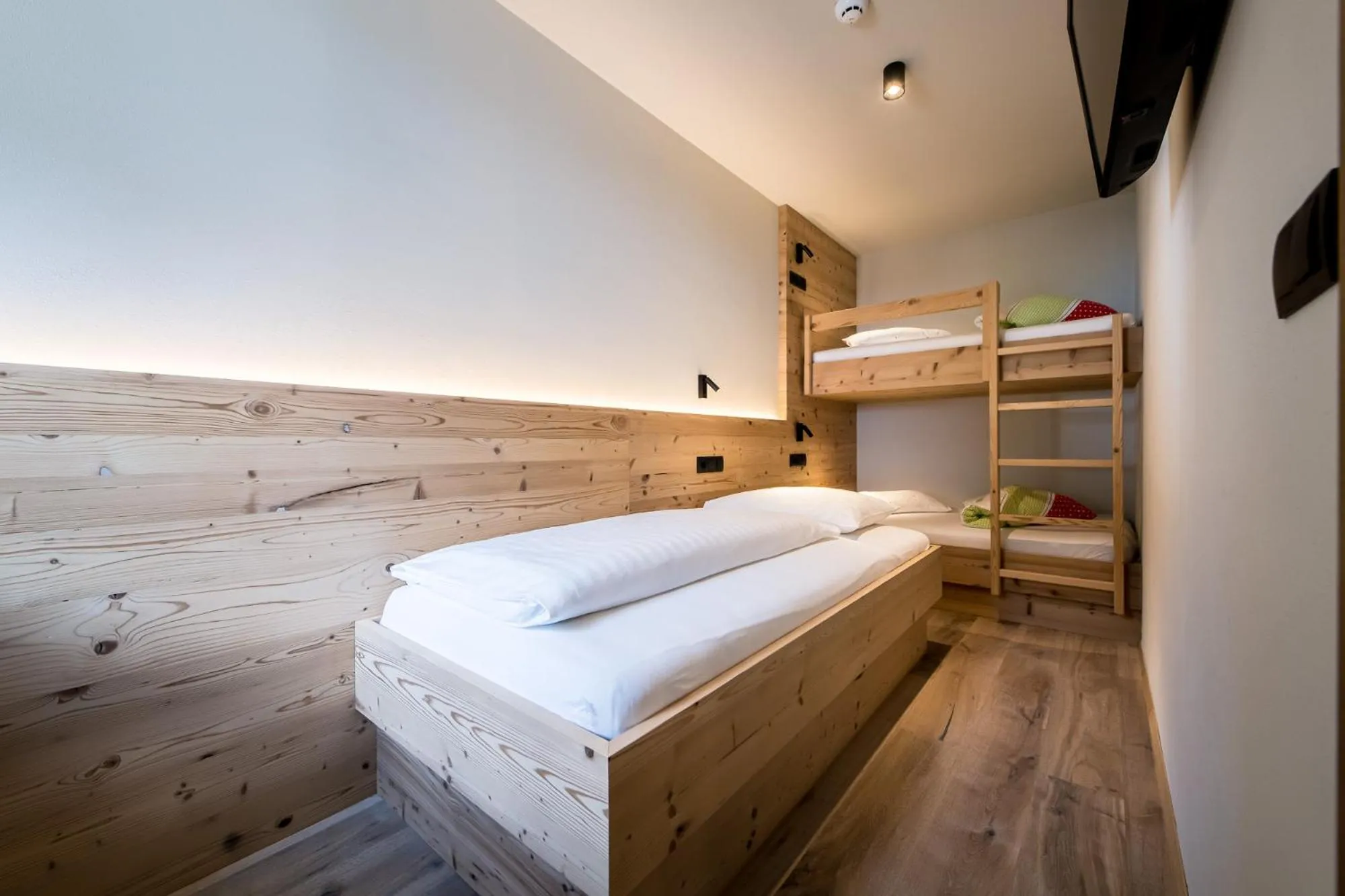 Bedroom, Bed in Hotel Sonnenheim