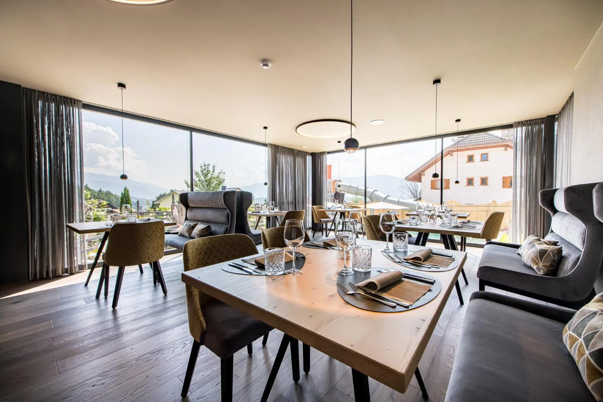 Restaurant/places to eat in Hotel Sonnenheim